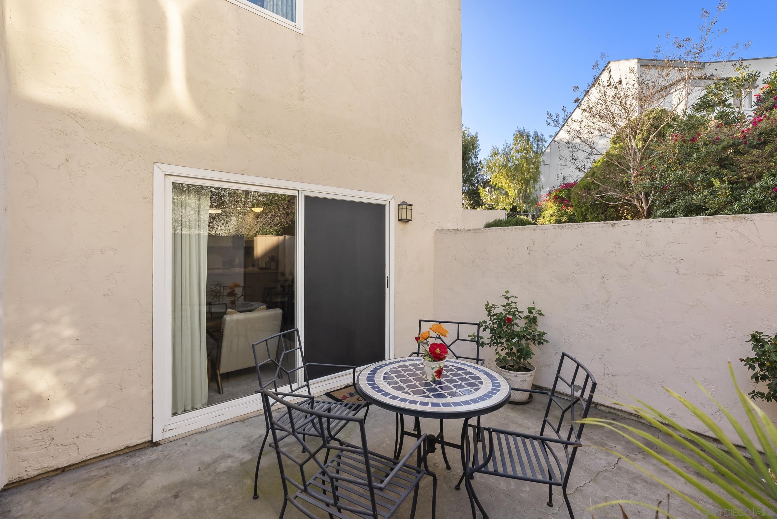 Detail Gallery Image 6 of 36 For 5606  Caminito Roberto, San Diego,  CA 92111 - 2 Beds | 1/1 Baths