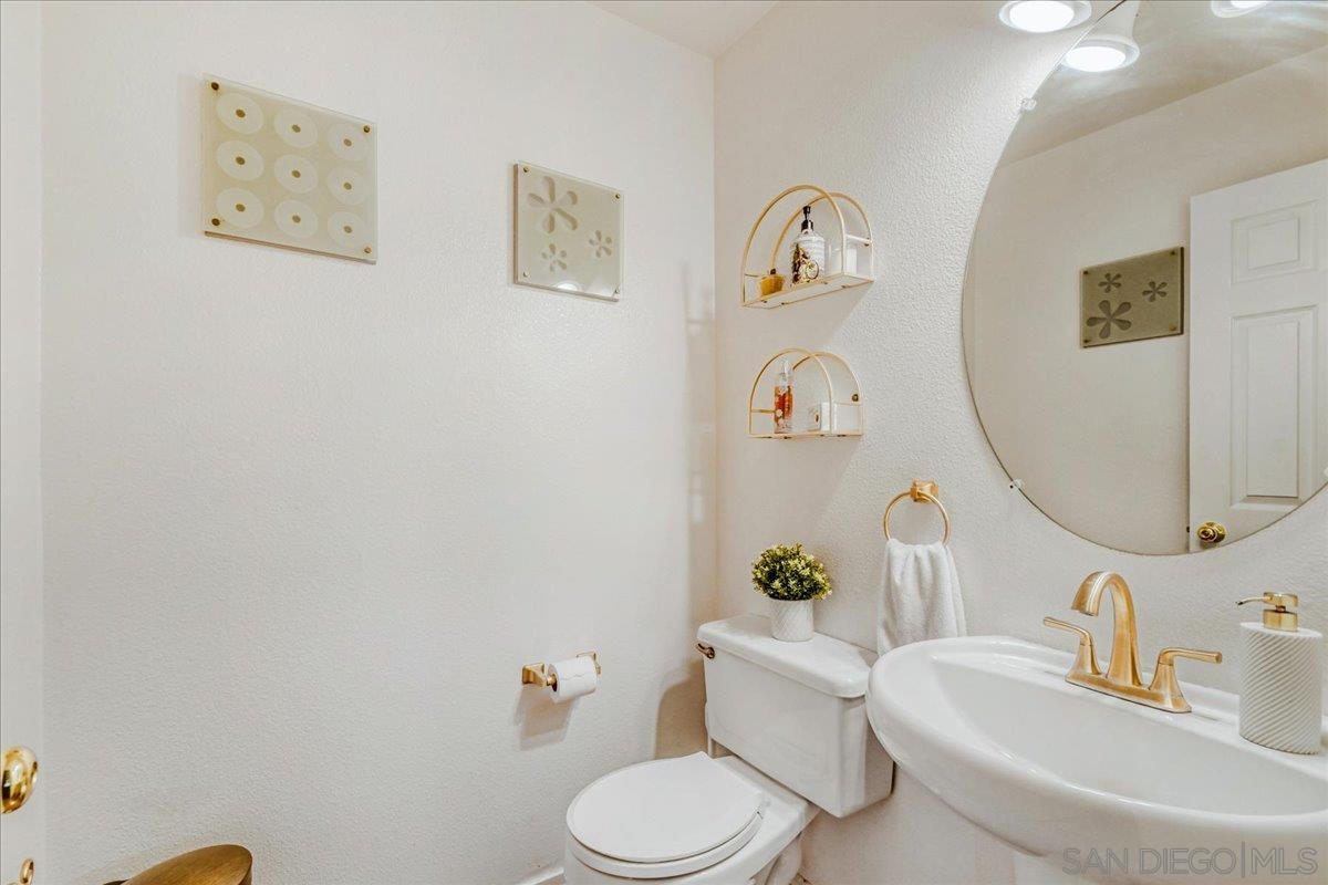 Detail Gallery Image 12 of 34 For 6373  Avenida De Las Vistas  #2,  San Diego,  CA 92154 - 3 Beds | 2/1 Baths