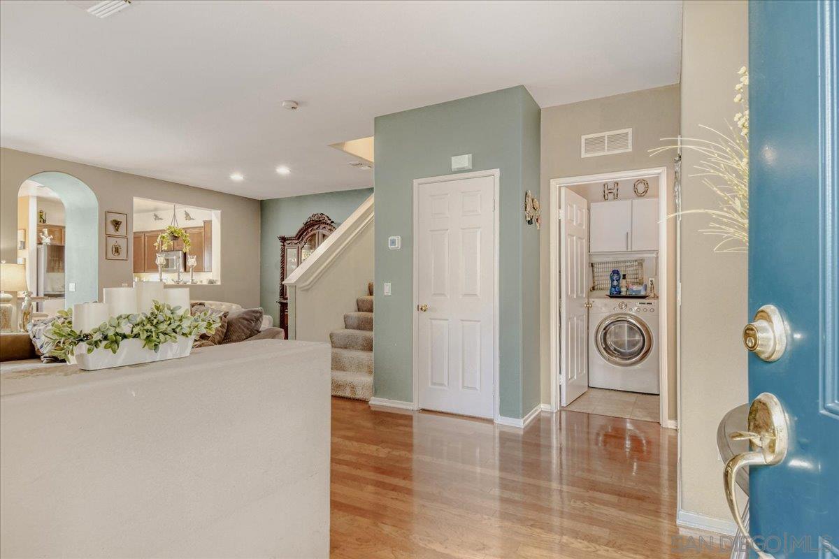 Detail Gallery Image 3 of 34 For 6373  Avenida De Las Vistas  #2,  San Diego,  CA 92154 - 3 Beds | 2/1 Baths