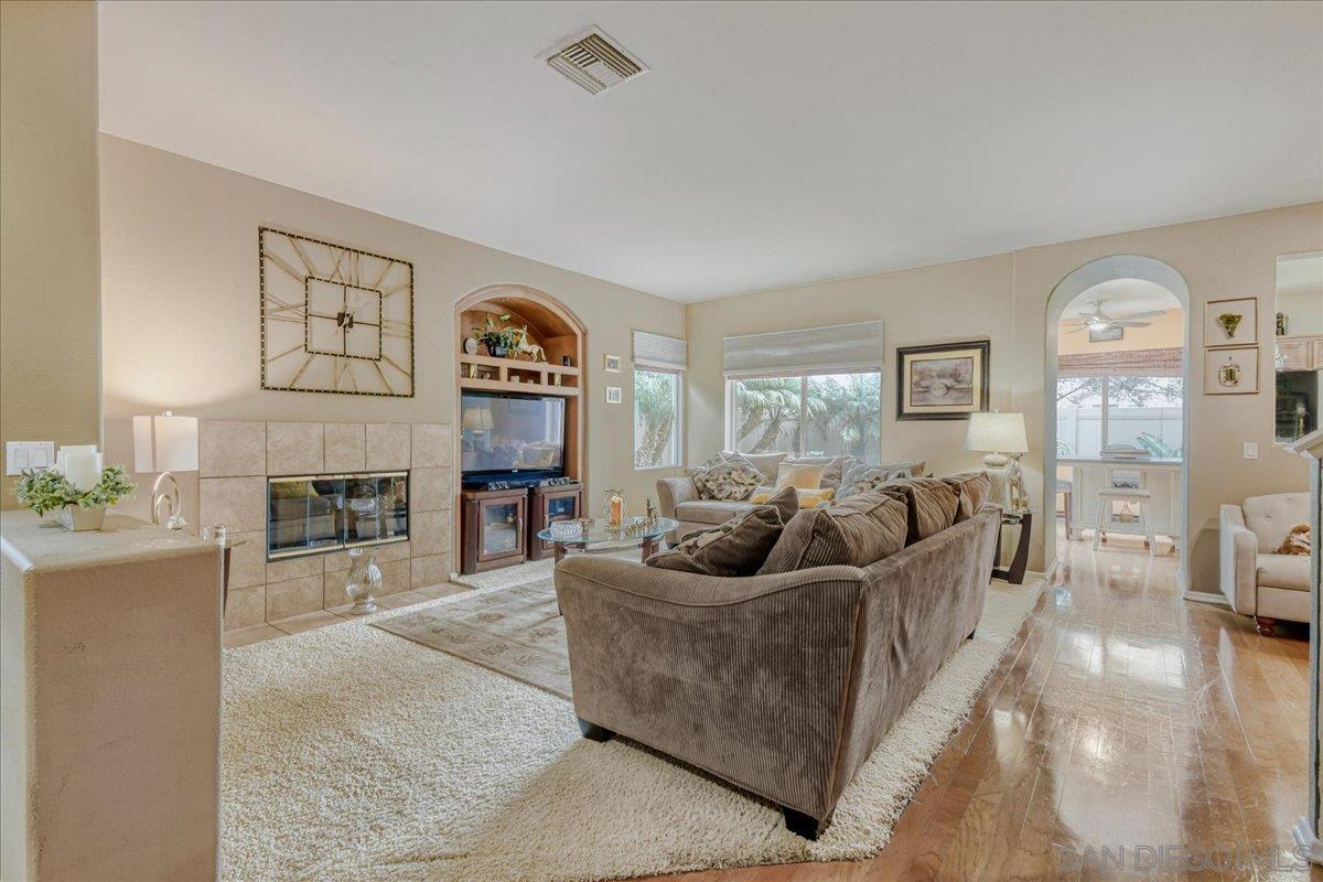 Detail Gallery Image 4 of 34 For 6373  Avenida De Las Vistas  #2,  San Diego,  CA 92154 - 3 Beds | 2/1 Baths