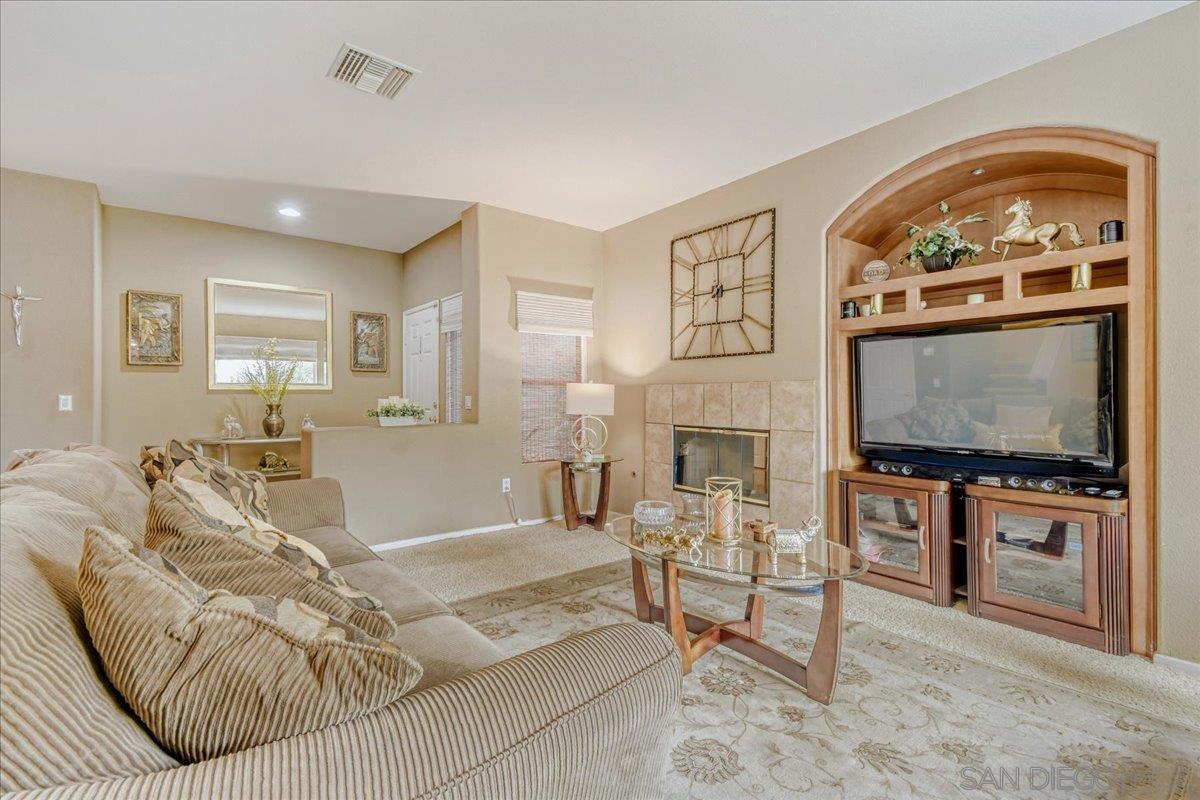 Detail Gallery Image 6 of 34 For 6373  Avenida De Las Vistas  #2,  San Diego,  CA 92154 - 3 Beds | 2/1 Baths