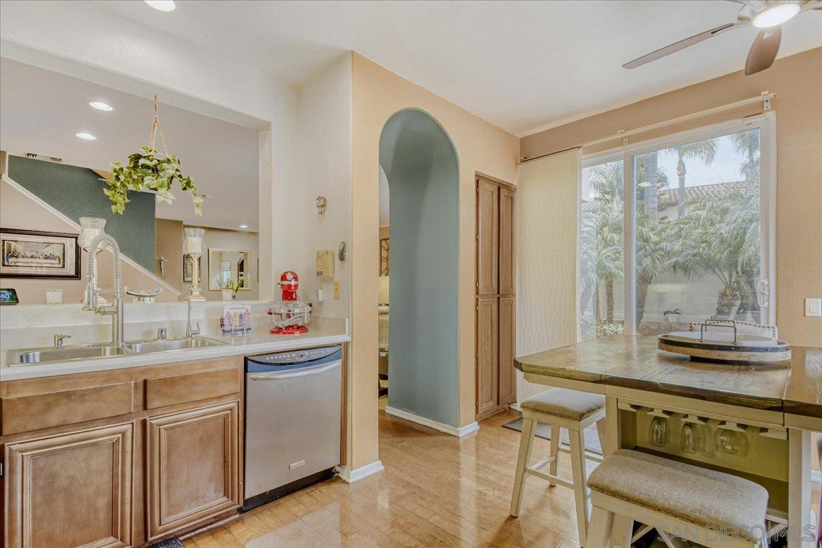 Detail Gallery Image 9 of 34 For 6373  Avenida De Las Vistas  #2,  San Diego,  CA 92154 - 3 Beds | 2/1 Baths