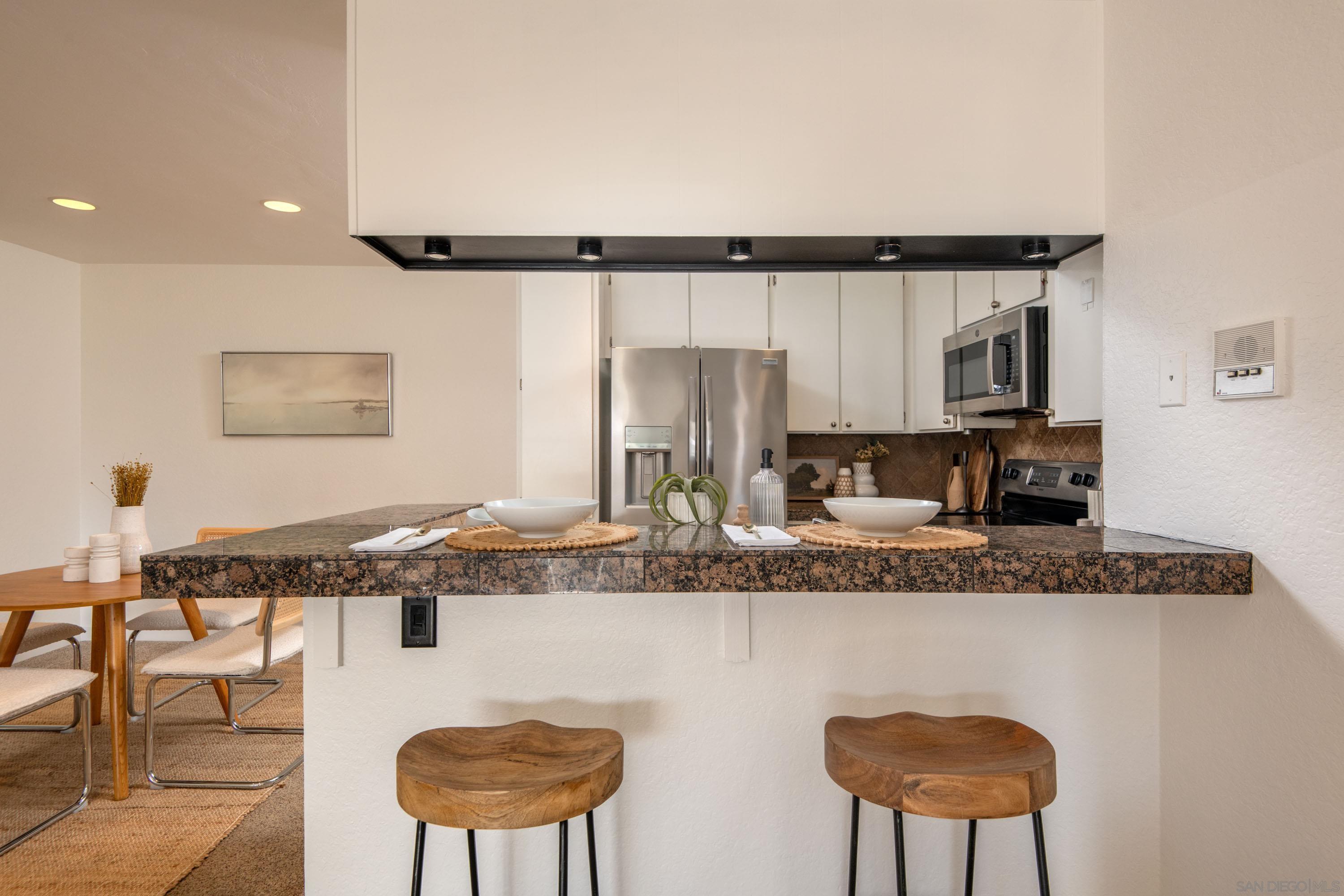 Detail Gallery Image 12 of 30 For 5705  Friars Rd  #54,  San Diego,  CA 92110 - 2 Beds | 2 Baths