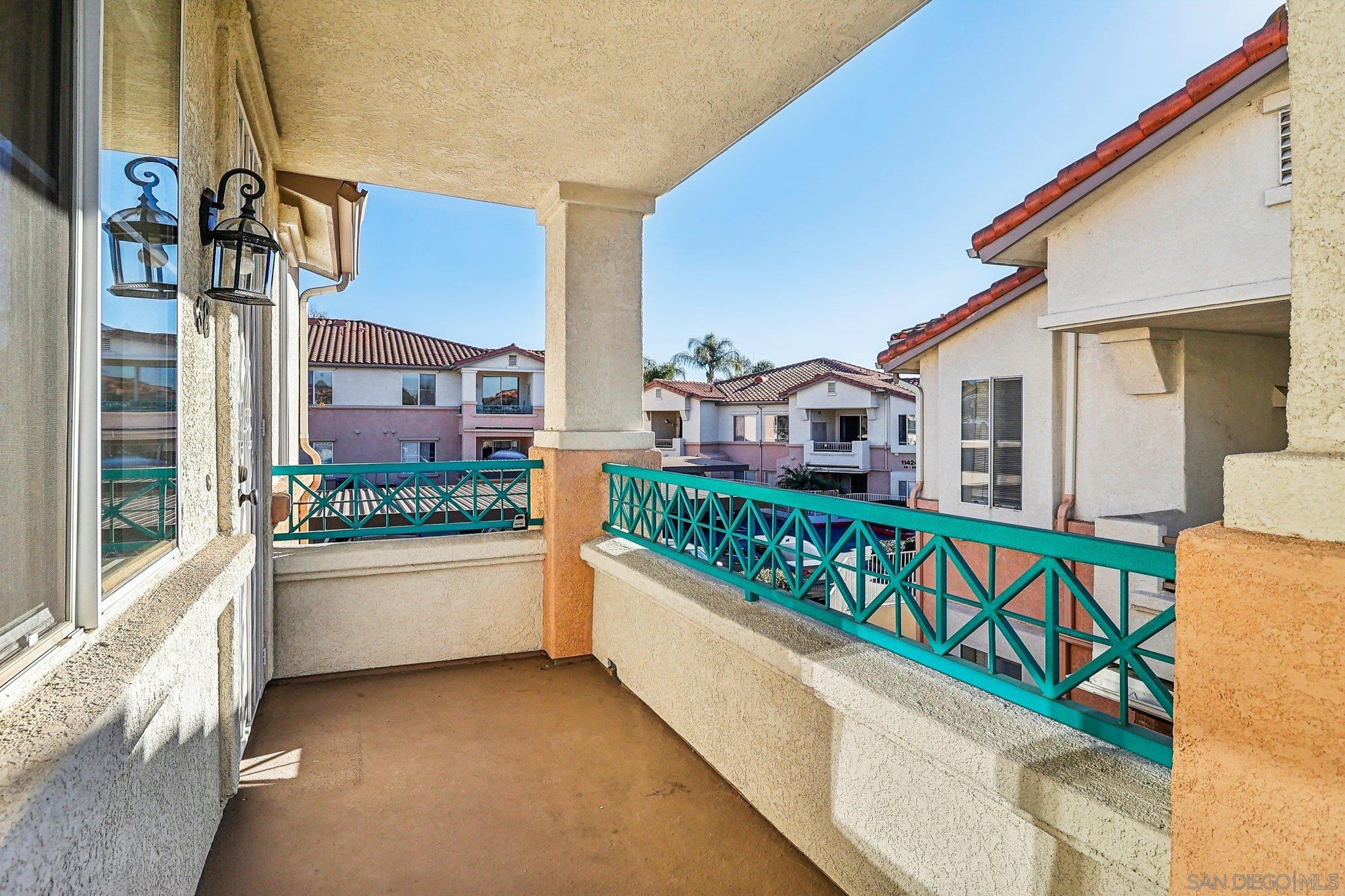 Detail Gallery Image 2 of 16 For 11410  via Rancho San Diego  38, El Cajon,  CA 92019 - 1 Beds | 1 Baths