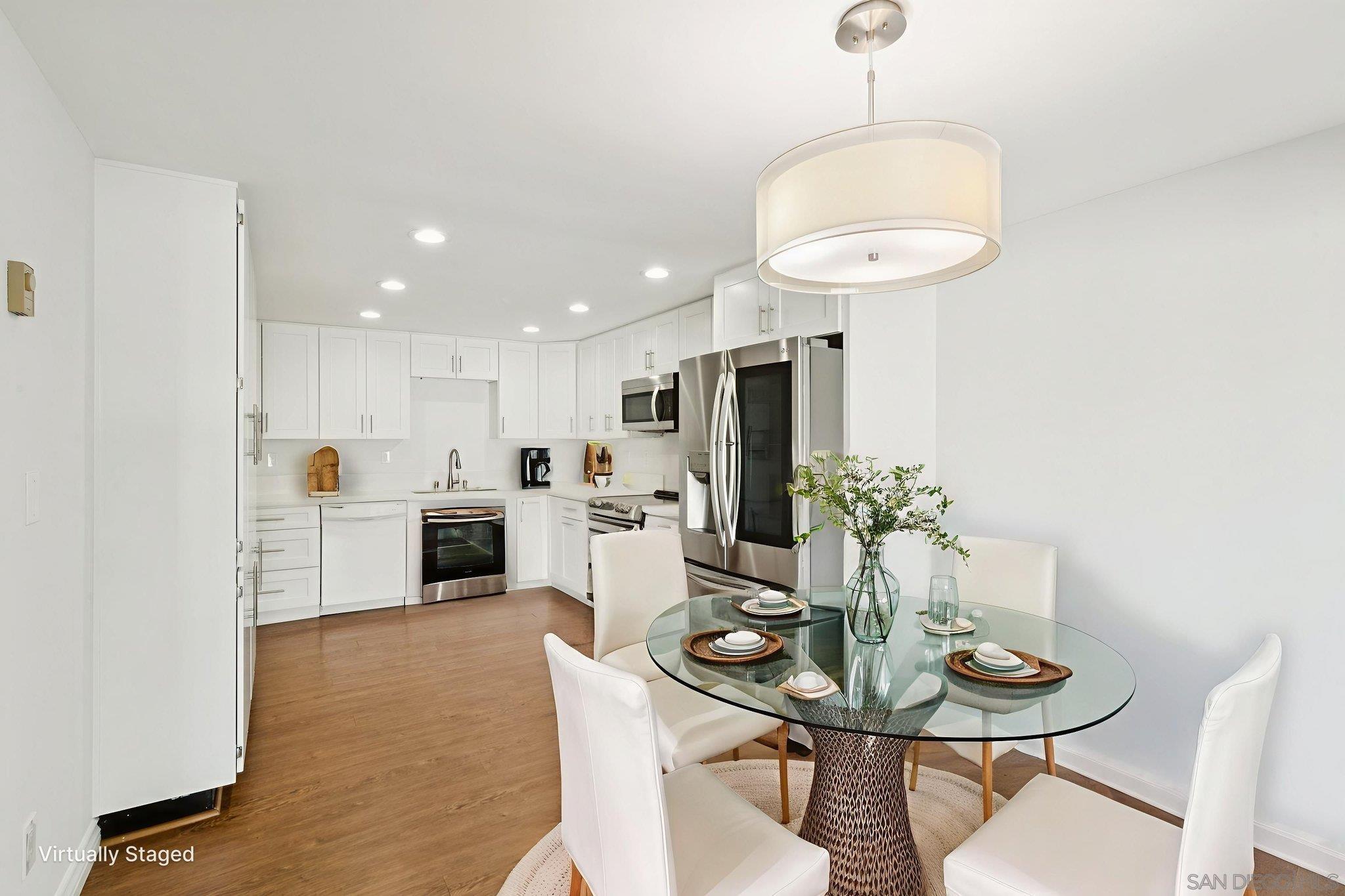 Detail Gallery Image 2 of 48 For 8988  Caminito Verano, La Jolla,  CA 92037 - 3 Beds | 2 Baths