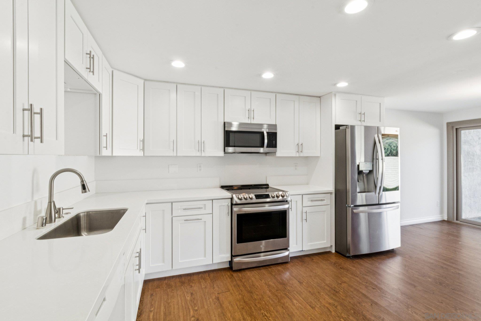 Detail Gallery Image 14 of 48 For 8988  Caminito Verano, La Jolla,  CA 92037 - 3 Beds | 2 Baths