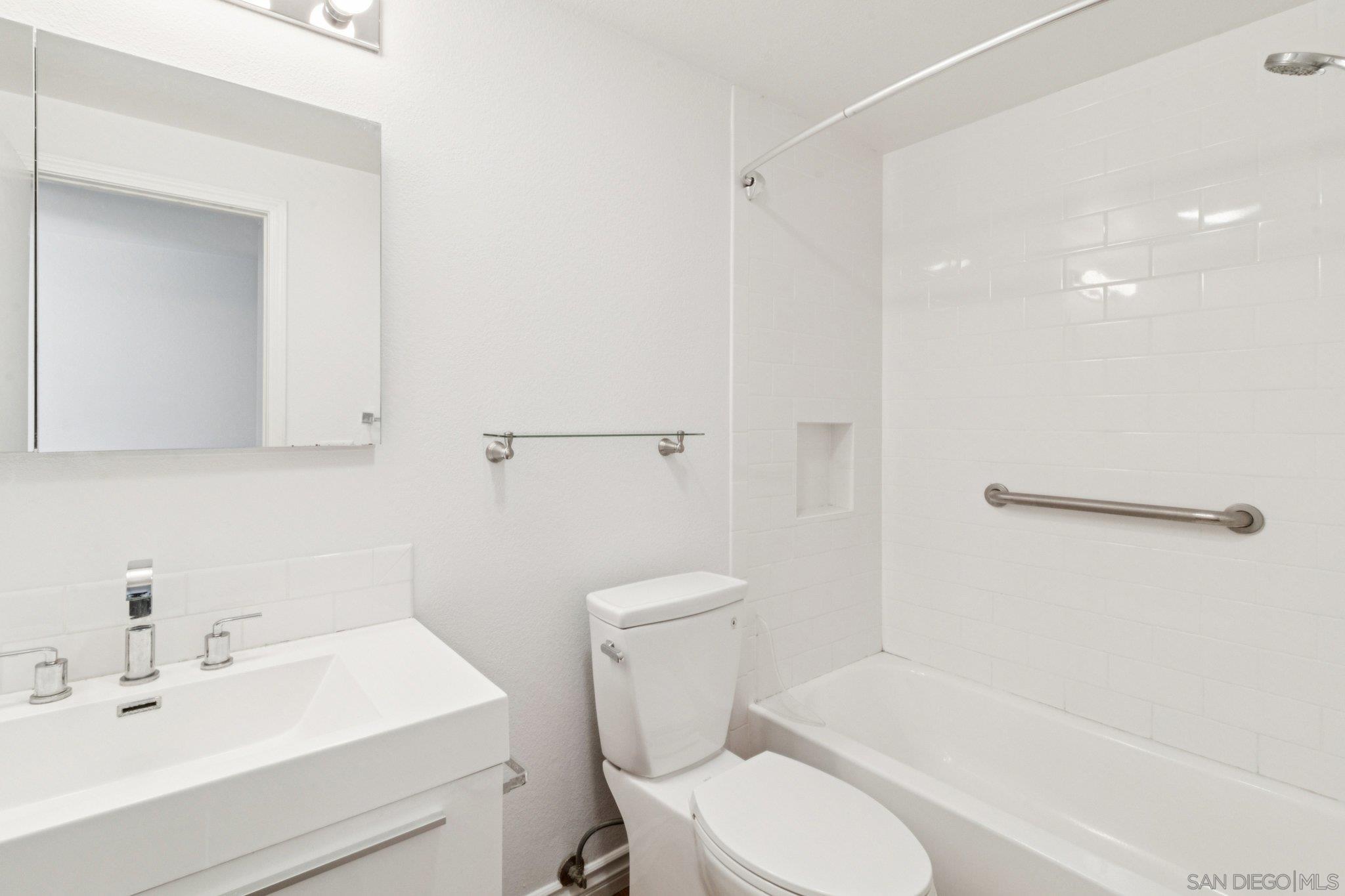 Detail Gallery Image 27 of 48 For 8988  Caminito Verano, La Jolla,  CA 92037 - 3 Beds | 2 Baths