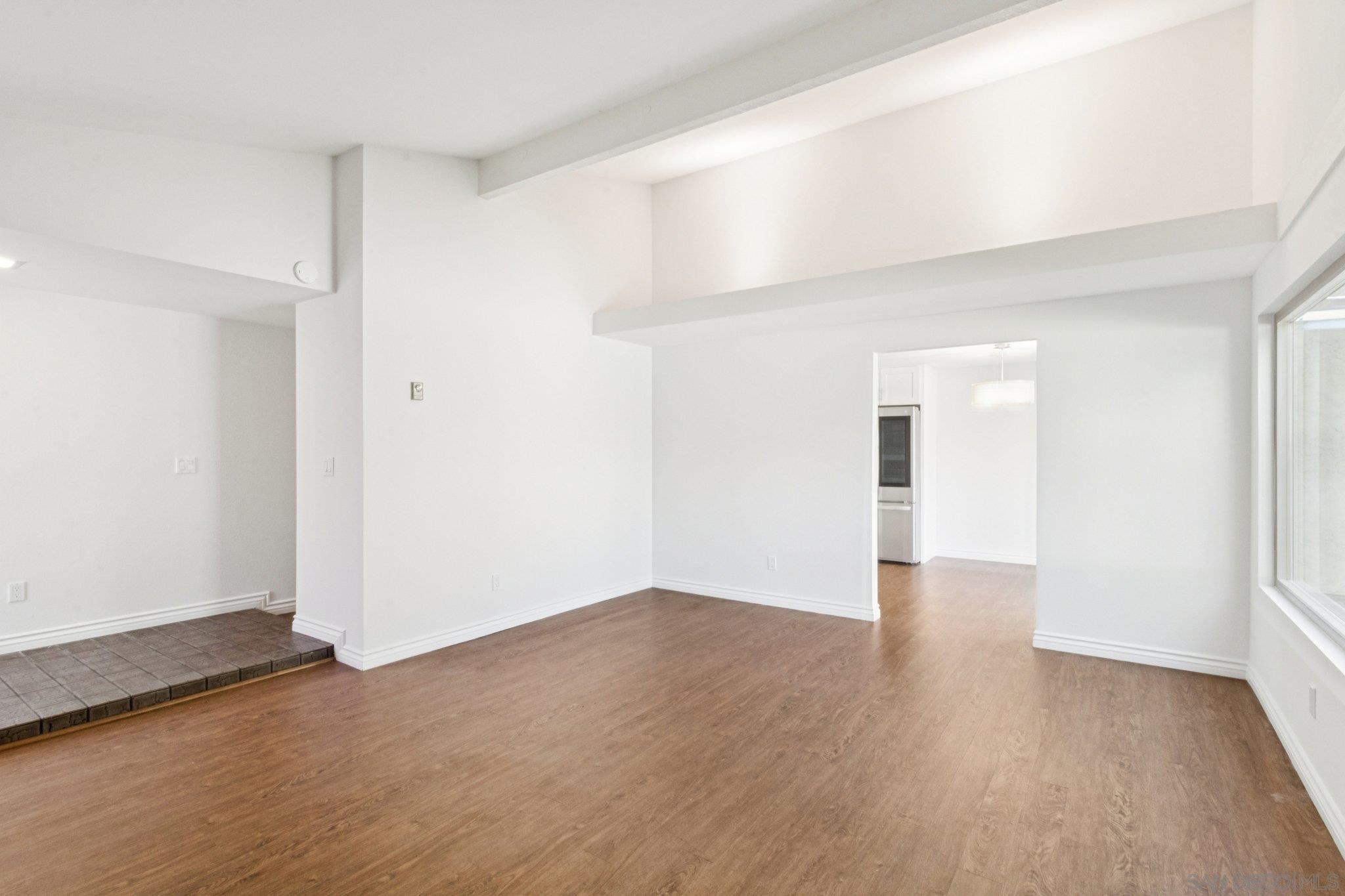 Detail Gallery Image 8 of 48 For 8988  Caminito Verano, La Jolla,  CA 92037 - 3 Beds | 2 Baths