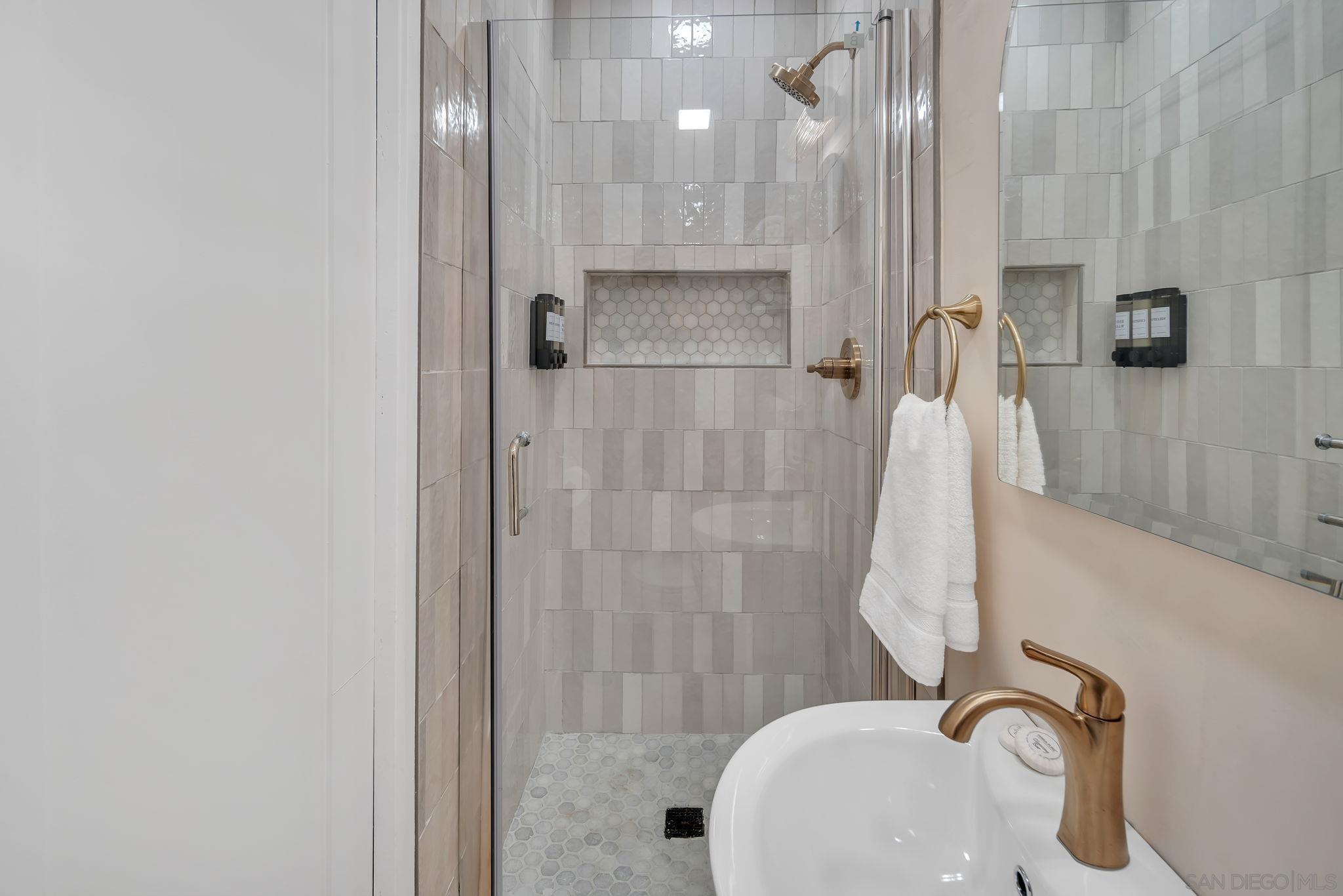 Detail Gallery Image 50 of 54 For 418 W Ivy Street, San Diego,  CA 92101 - – Beds | – Baths