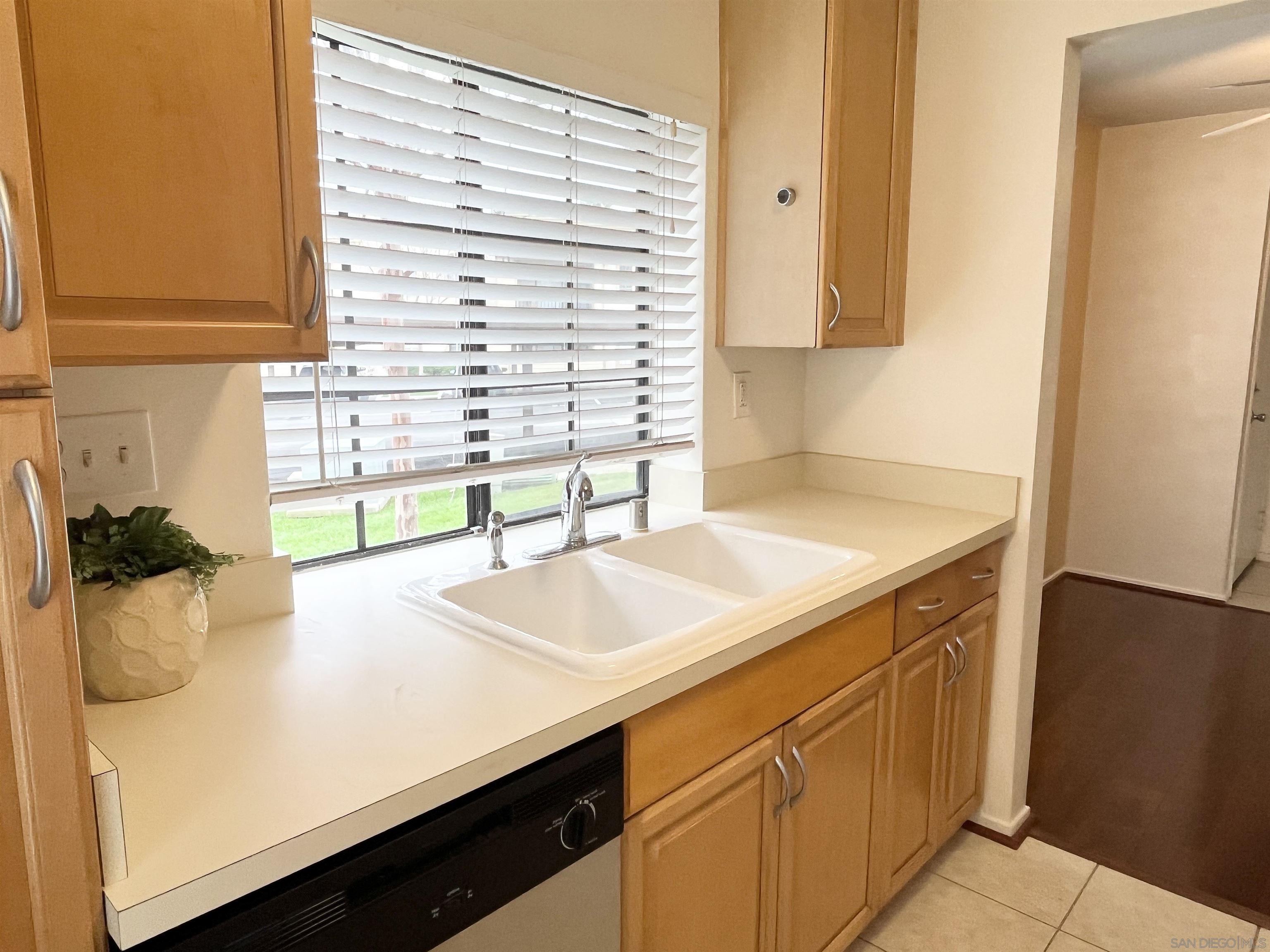 Detail Gallery Image 14 of 38 For 8538  Summerdale Rd  #111,  San Diego,  CA 92126 - 2 Beds | 2 Baths