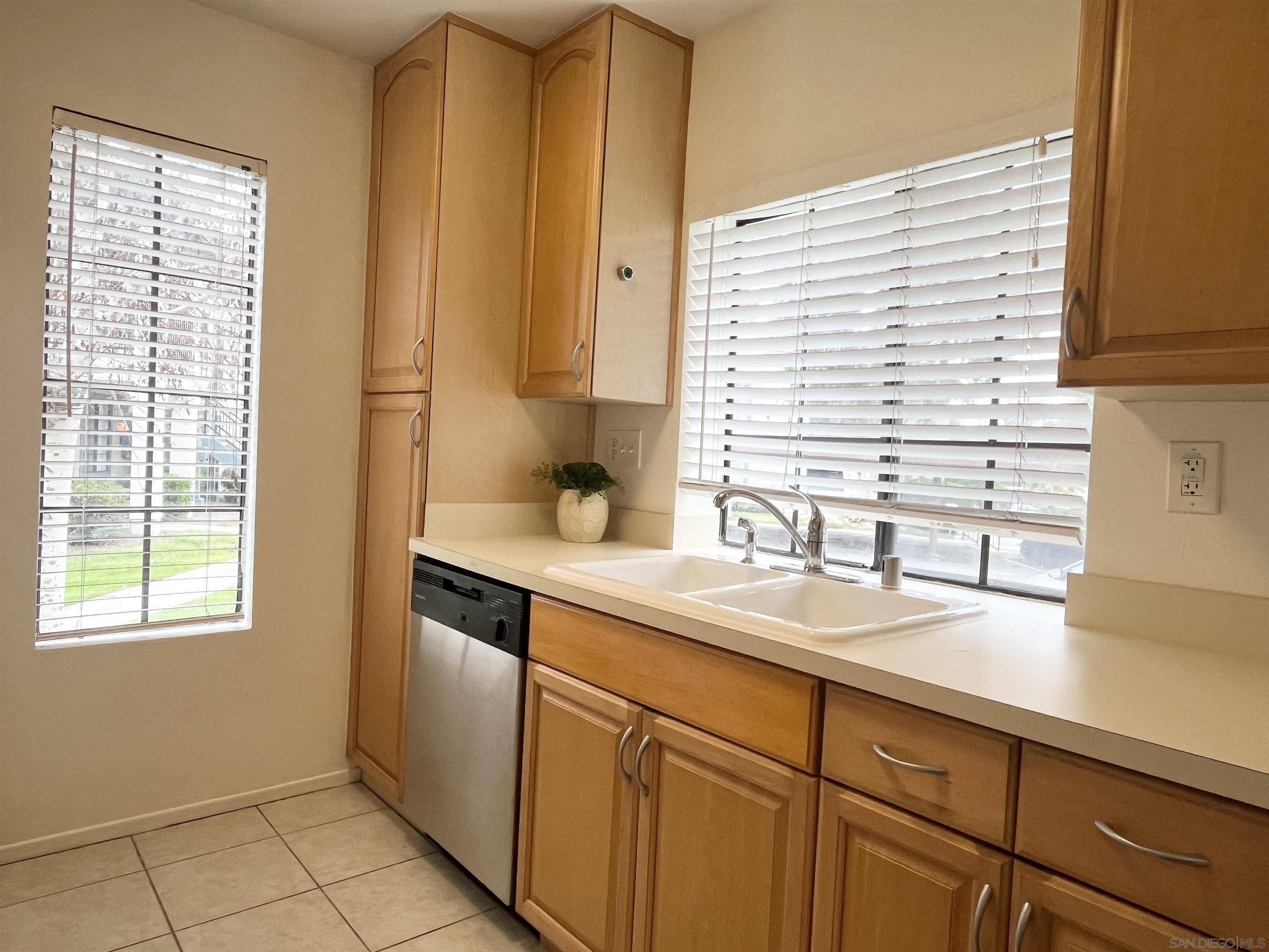 Detail Gallery Image 15 of 38 For 8538  Summerdale Rd  #111,  San Diego,  CA 92126 - 2 Beds | 2 Baths
