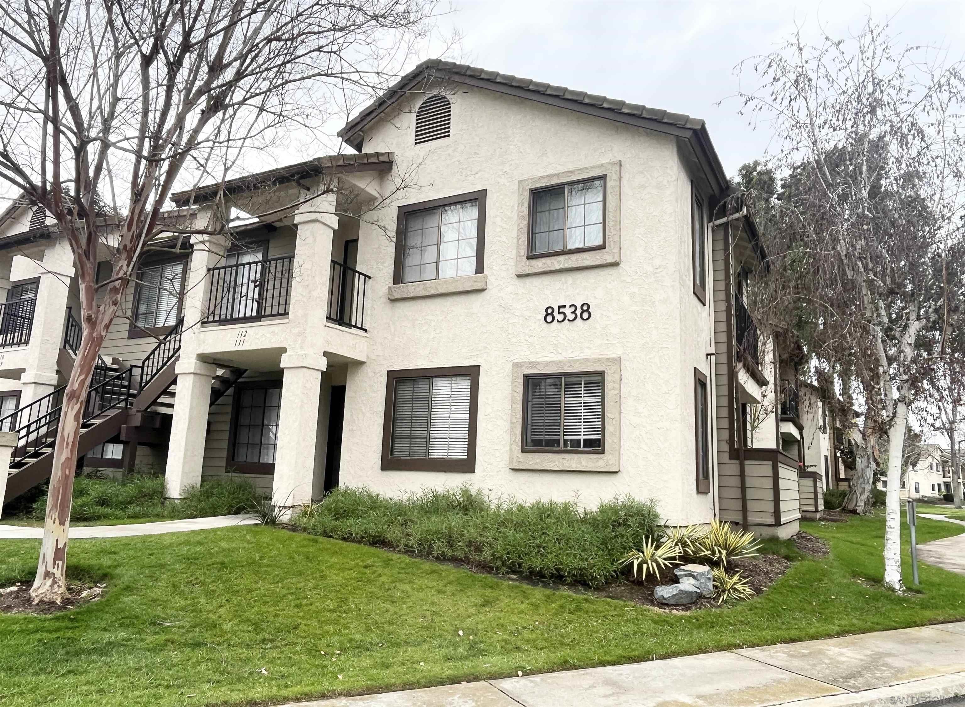 Detail Gallery Image 3 of 38 For 8538  Summerdale Rd  #111,  San Diego,  CA 92126 - 2 Beds | 2 Baths