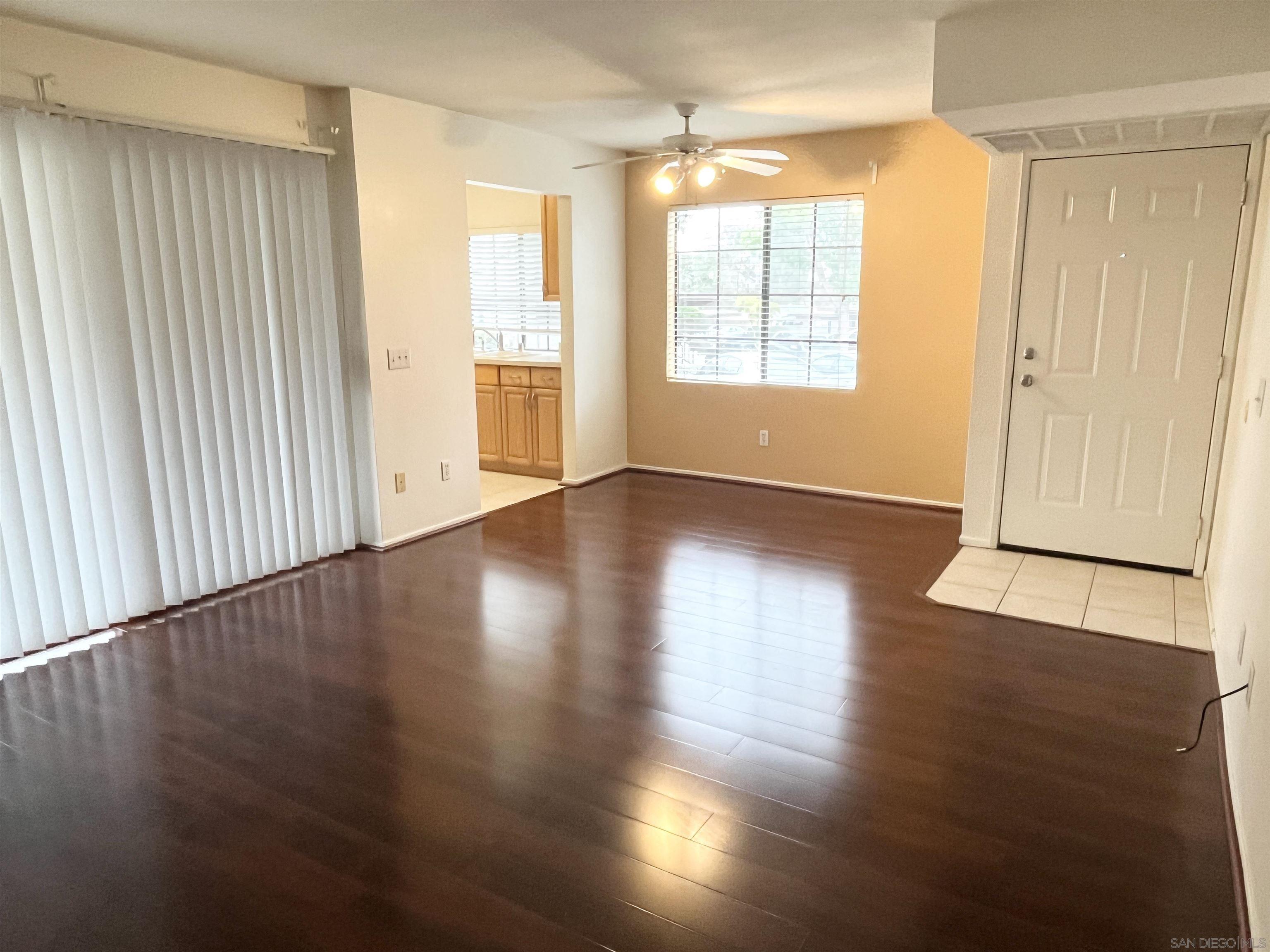 Detail Gallery Image 6 of 38 For 8538  Summerdale Rd  #111,  San Diego,  CA 92126 - 2 Beds | 2 Baths