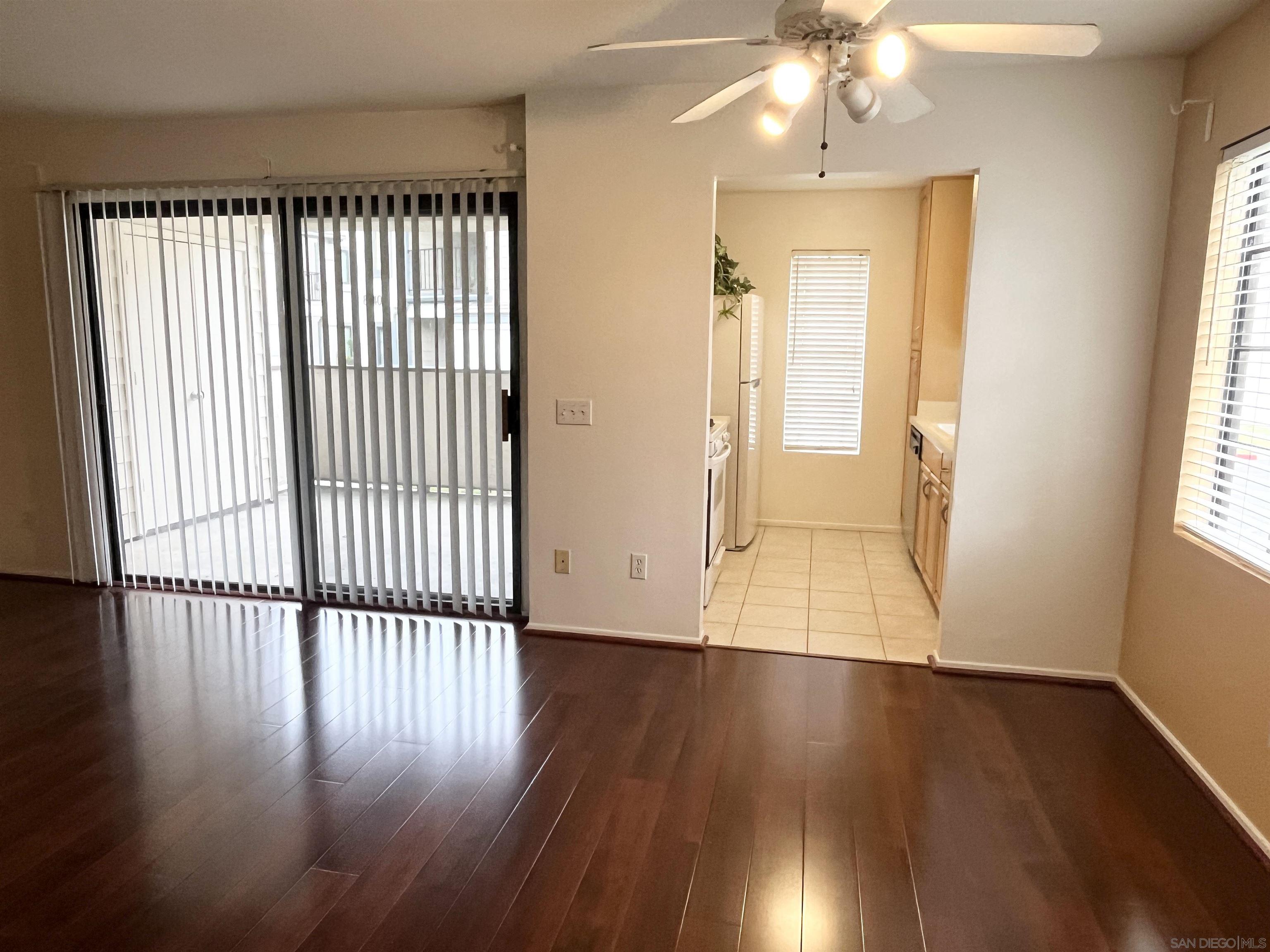 Detail Gallery Image 9 of 38 For 8538  Summerdale Rd  #111,  San Diego,  CA 92126 - 2 Beds | 2 Baths