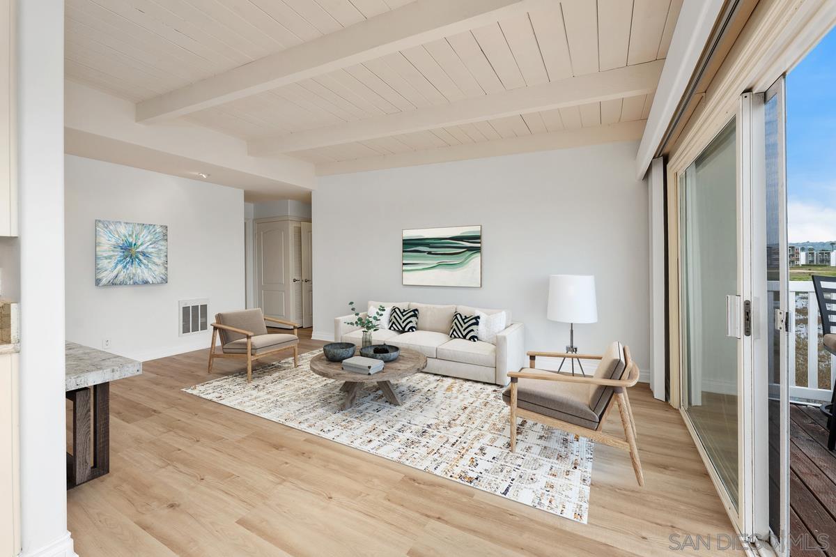 Detail Gallery Image 11 of 34 For 4013  Crown Point Dr  #2,  San Diego,  CA 92109 - 2 Beds | 2 Baths