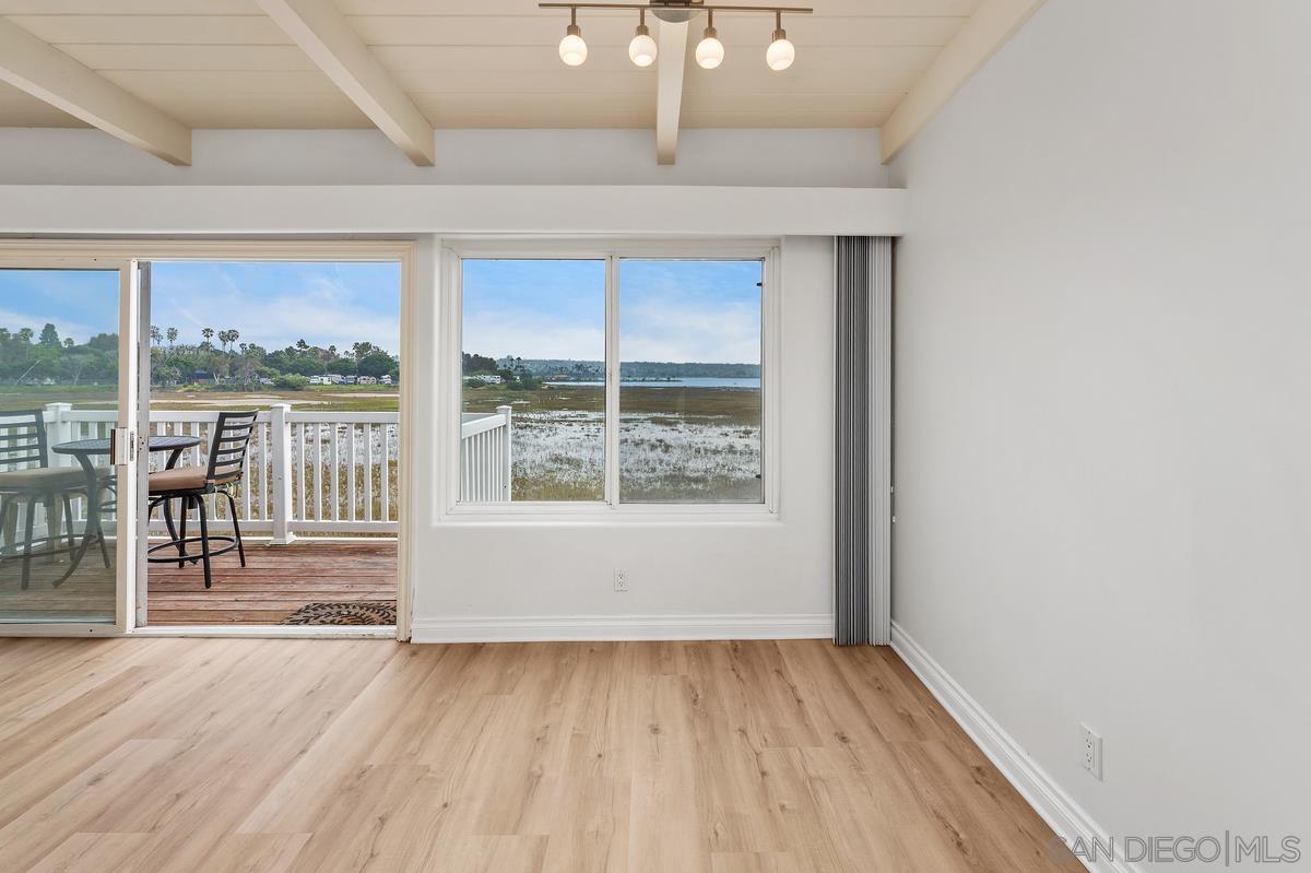 Detail Gallery Image 17 of 34 For 4013  Crown Point Dr  #2,  San Diego,  CA 92109 - 2 Beds | 2 Baths