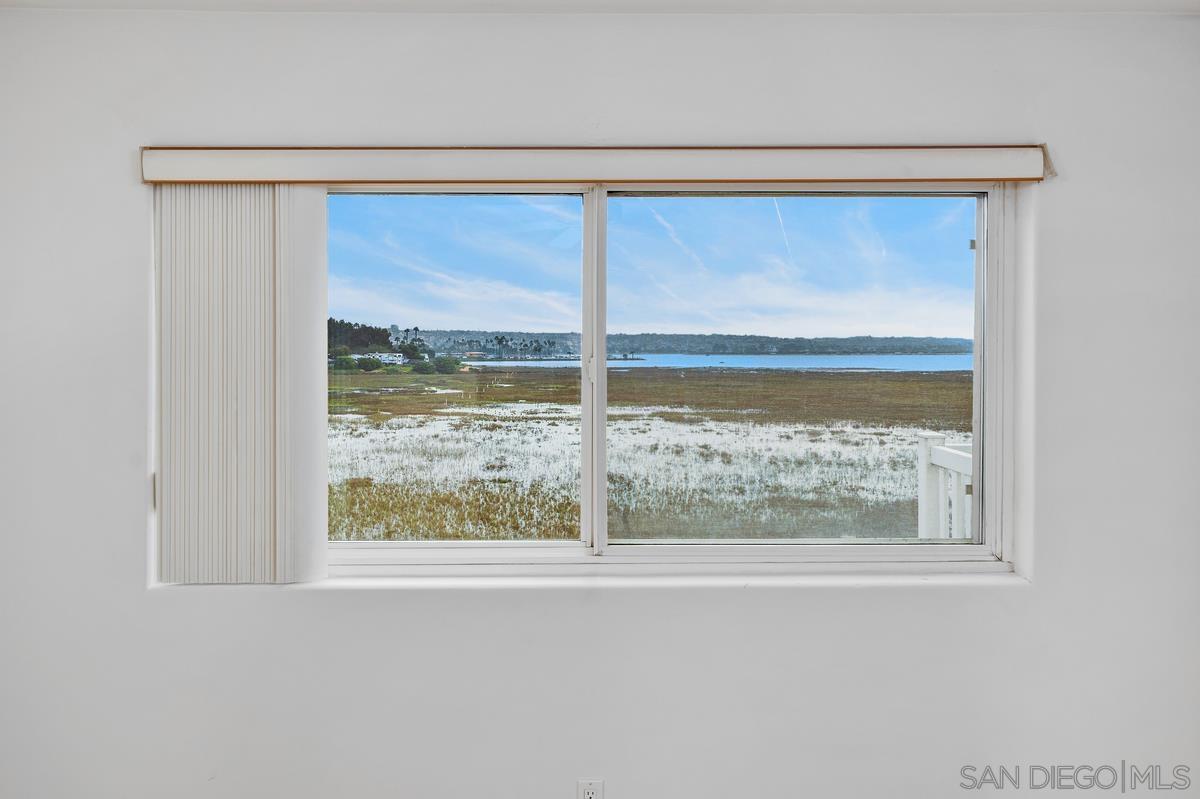 Detail Gallery Image 20 of 34 For 4013  Crown Point Dr  #2,  San Diego,  CA 92109 - 2 Beds | 2 Baths