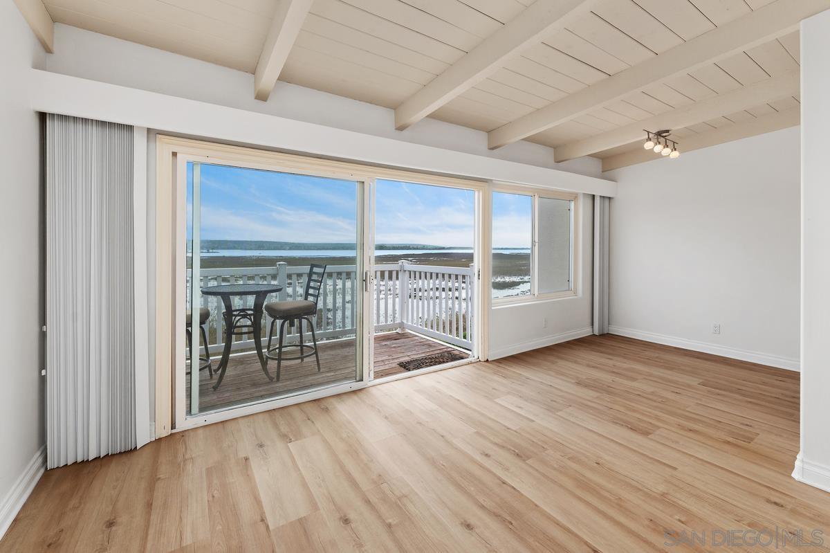 Detail Gallery Image 25 of 34 For 4013  Crown Point Dr  #2,  San Diego,  CA 92109 - 2 Beds | 2 Baths