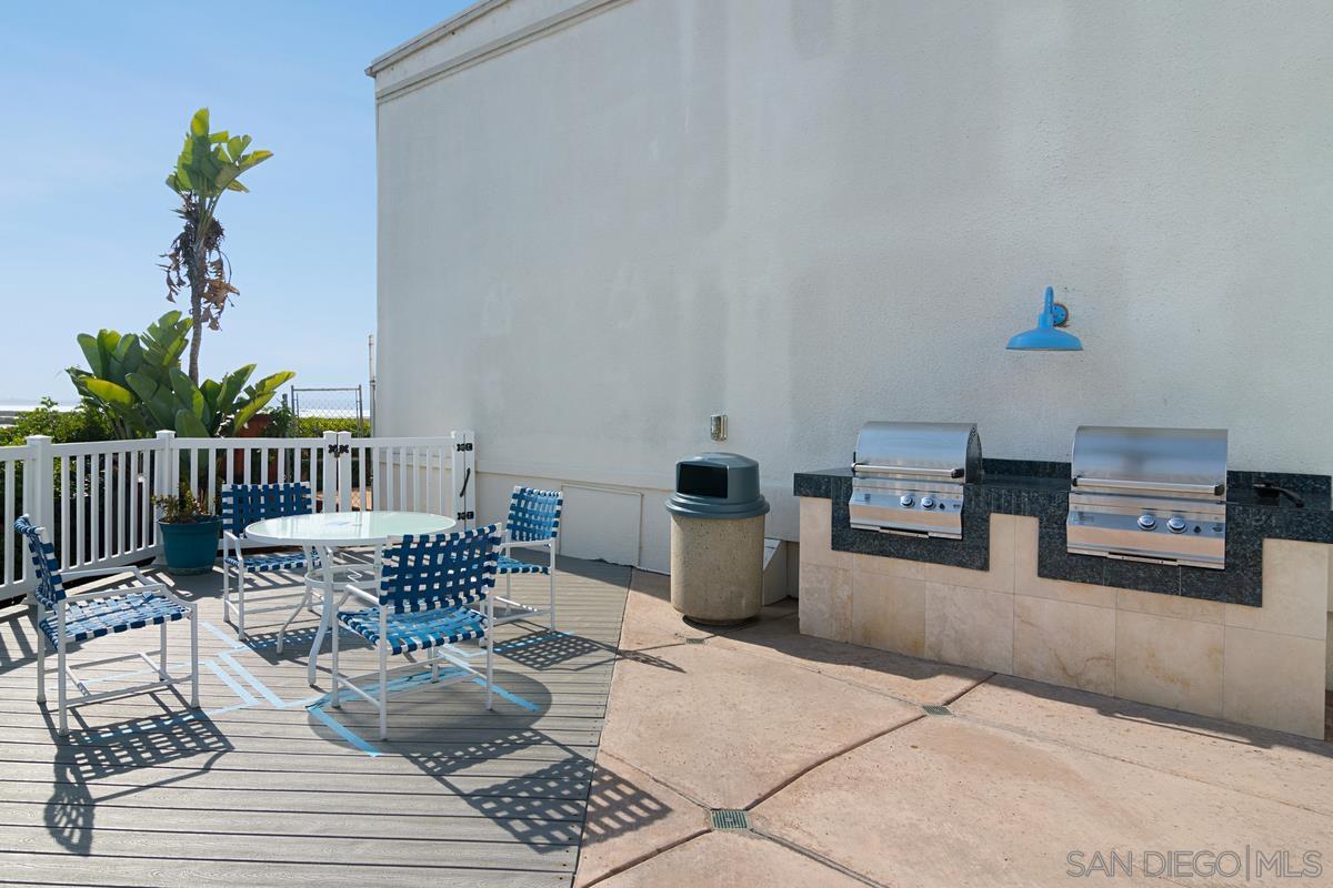 Detail Gallery Image 31 of 34 For 4013  Crown Point Dr  #2,  San Diego,  CA 92109 - 2 Beds | 2 Baths