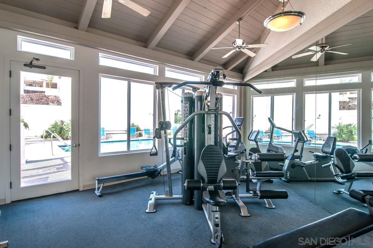 Detail Gallery Image 32 of 34 For 4013  Crown Point Dr  #2,  San Diego,  CA 92109 - 2 Beds | 2 Baths