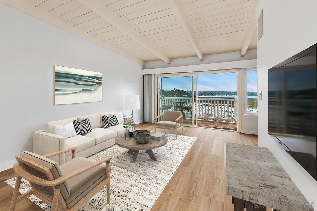 Detail Gallery Image 5 of 34 For 4013  Crown Point Dr  #2,  San Diego,  CA 92109 - 2 Beds | 2 Baths