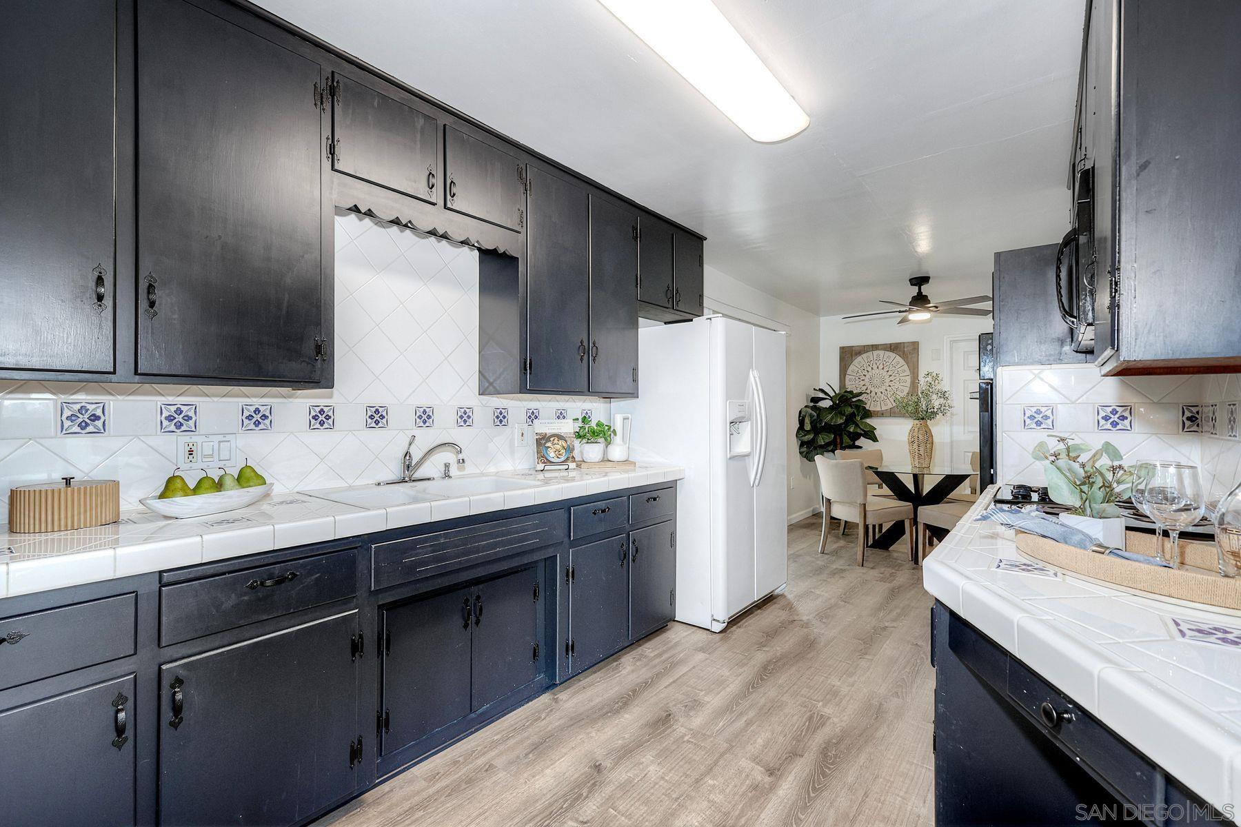 Detail Gallery Image 7 of 31 For 926  Aster Ave, El Cajon,  CA 92020 - 4 Beds | 3 Baths