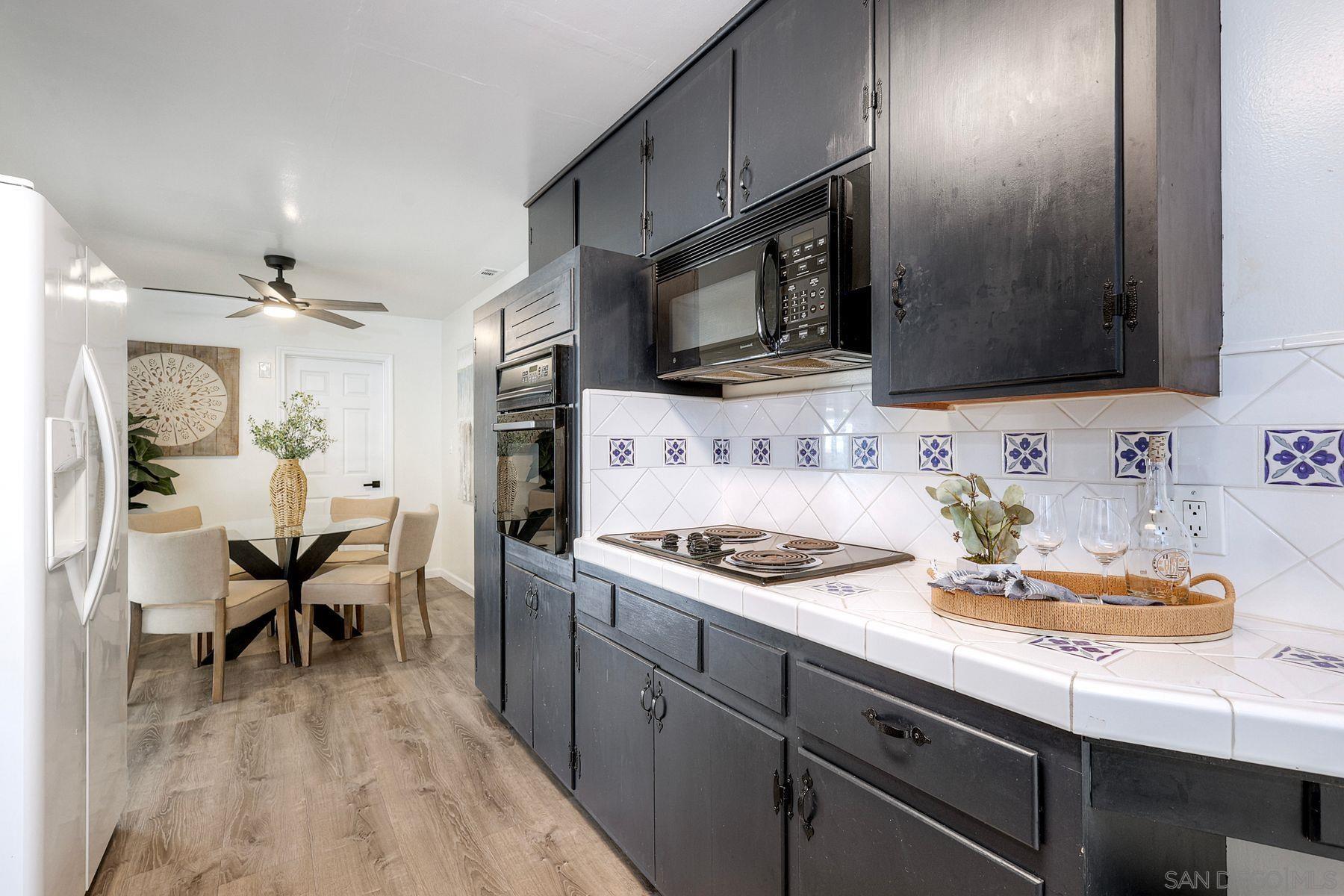 Detail Gallery Image 9 of 31 For 926  Aster Ave, El Cajon,  CA 92020 - 4 Beds | 3 Baths