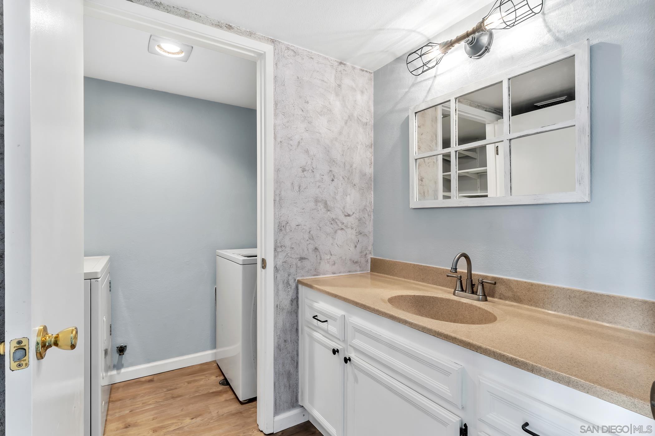 Detail Gallery Image 20 of 40 For 5875  Reo Ter  #C,  San Diego,  CA 92139 - 3 Beds | 2/1 Baths