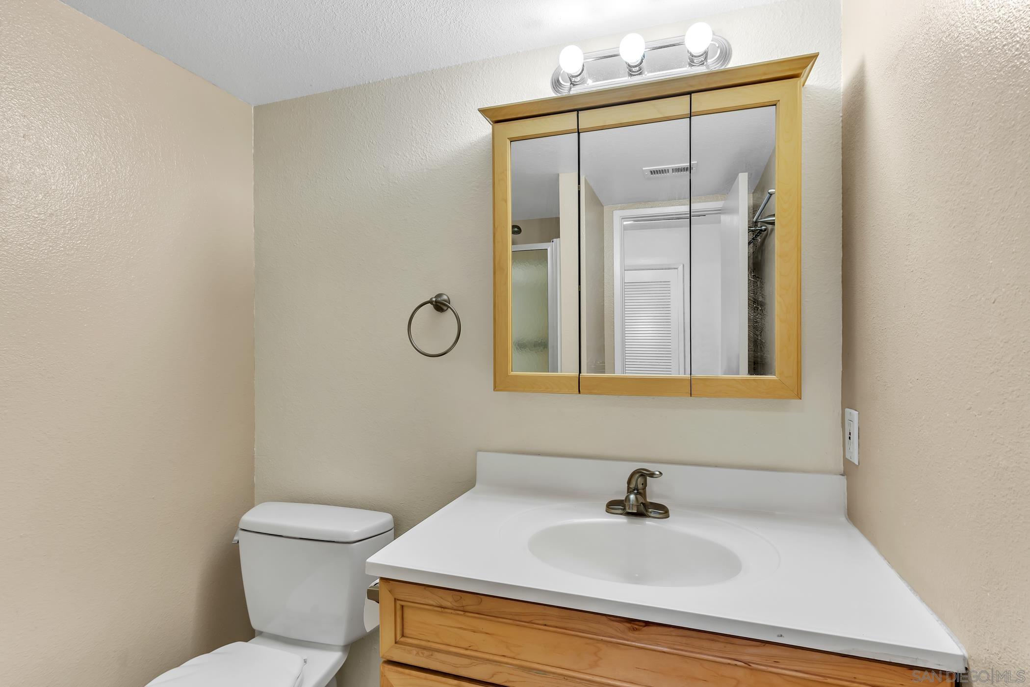 Detail Gallery Image 34 of 40 For 5875  Reo Ter  #C,  San Diego,  CA 92139 - 3 Beds | 2/1 Baths