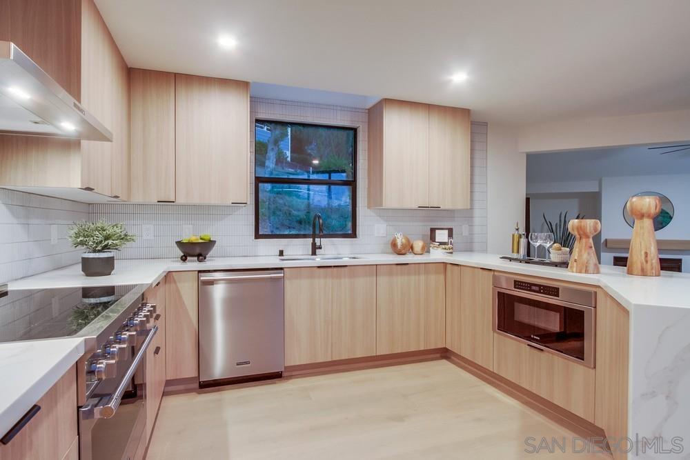 Detail Gallery Image 16 of 61 For 1429  Trabert Ranch Rd, Encinitas,  CA 92024 - 5 Beds | 4 Baths