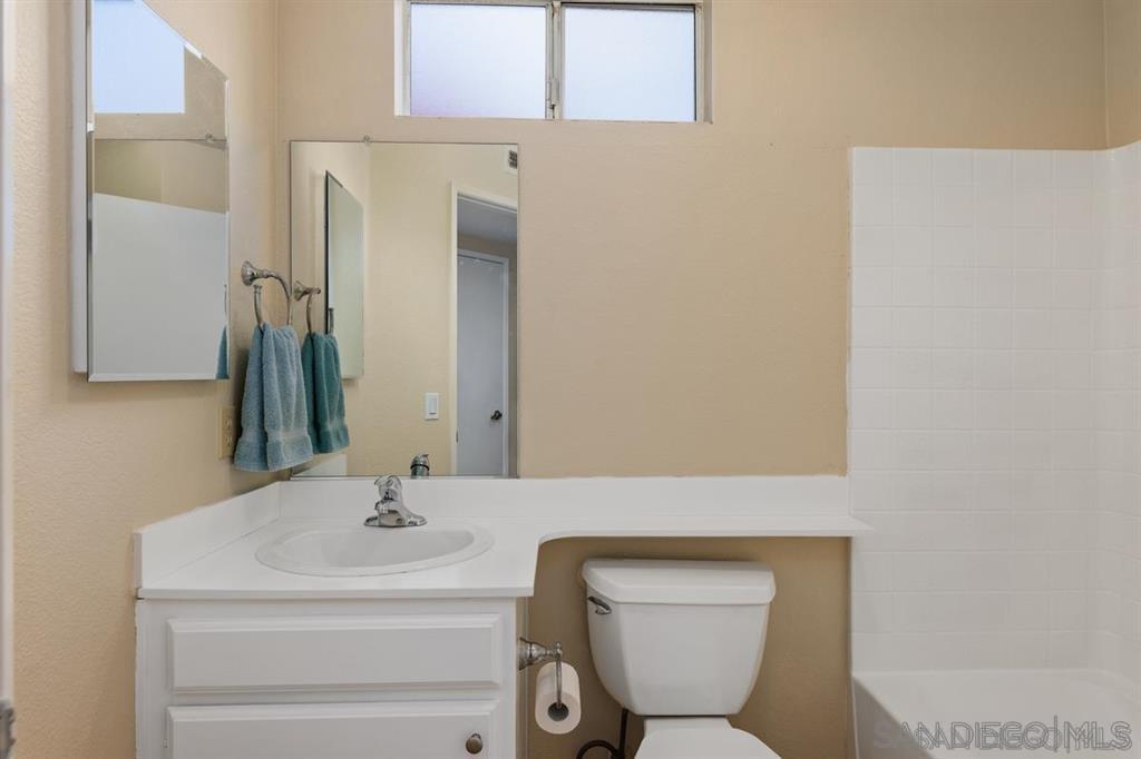 Detail Gallery Image 9 of 21 For 405  Stoney Point Way  89, Oceanside,  CA 92058 - 2 Beds | 2 Baths