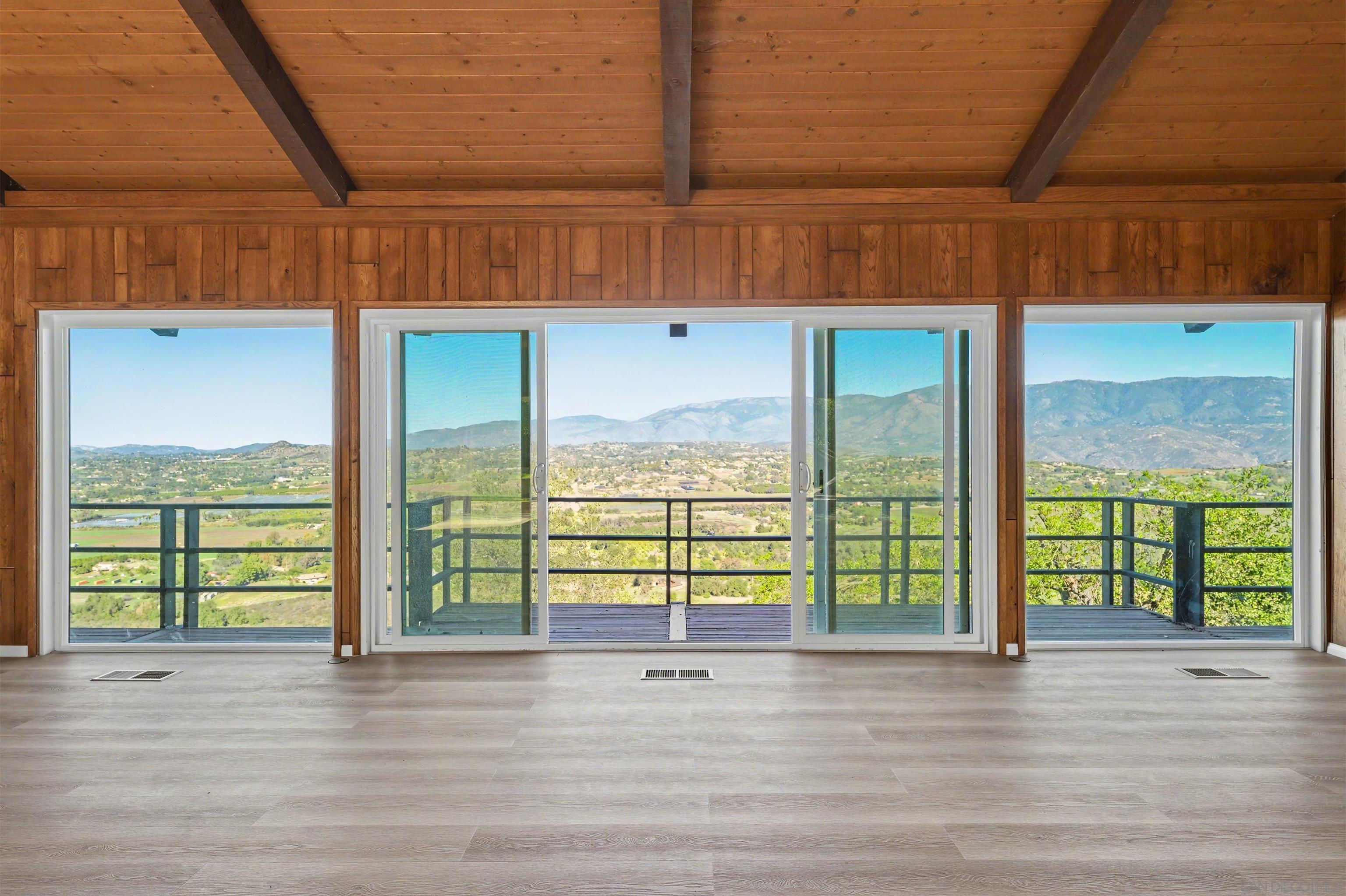 Detail Gallery Image 2 of 35 For 27608  Cobb Ln, Valley Center,  CA 92082 - 4 Beds | 5 Baths