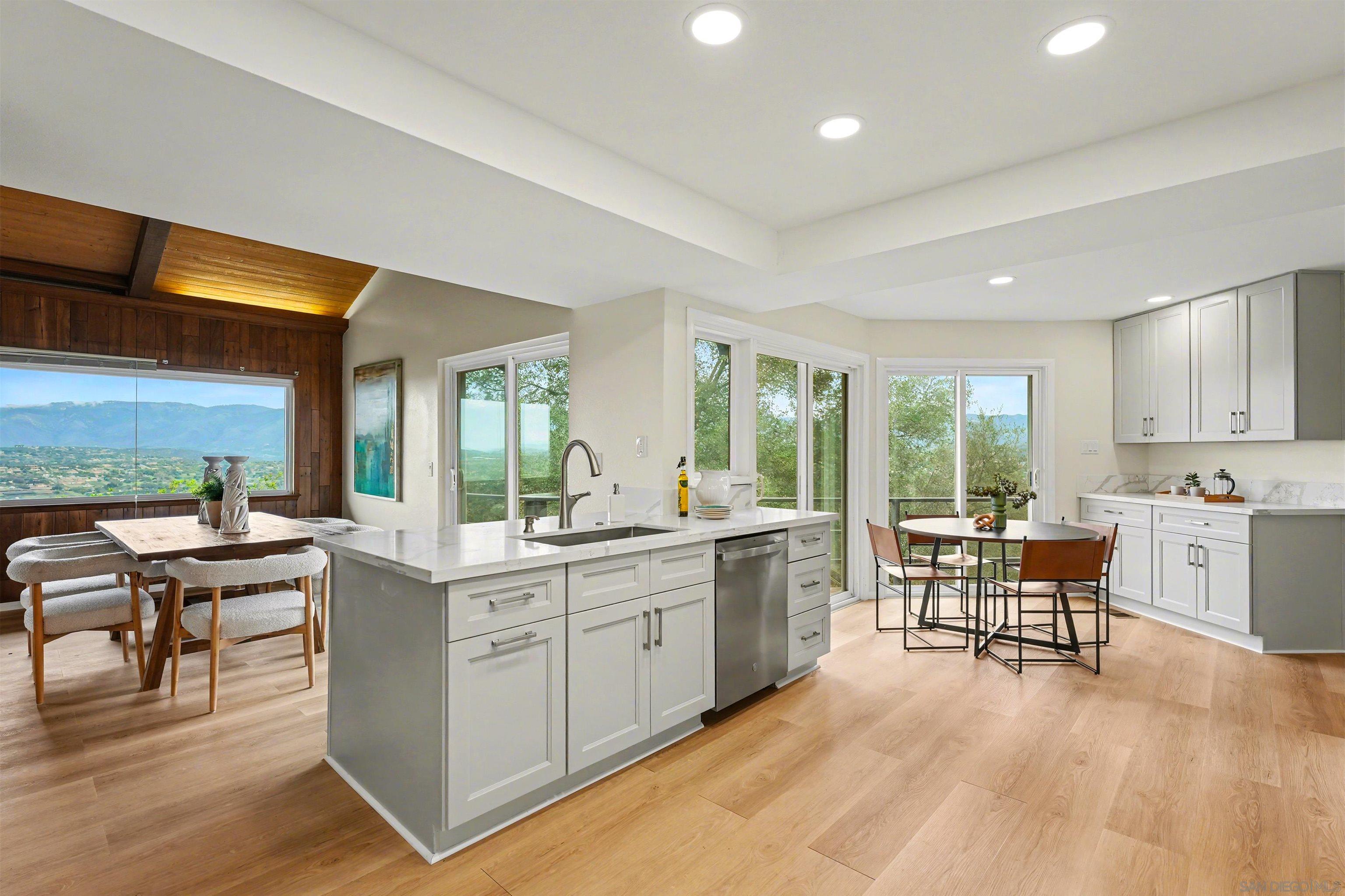 Detail Gallery Image 6 of 35 For 27608  Cobb Ln, Valley Center,  CA 92082 - 4 Beds | 5 Baths