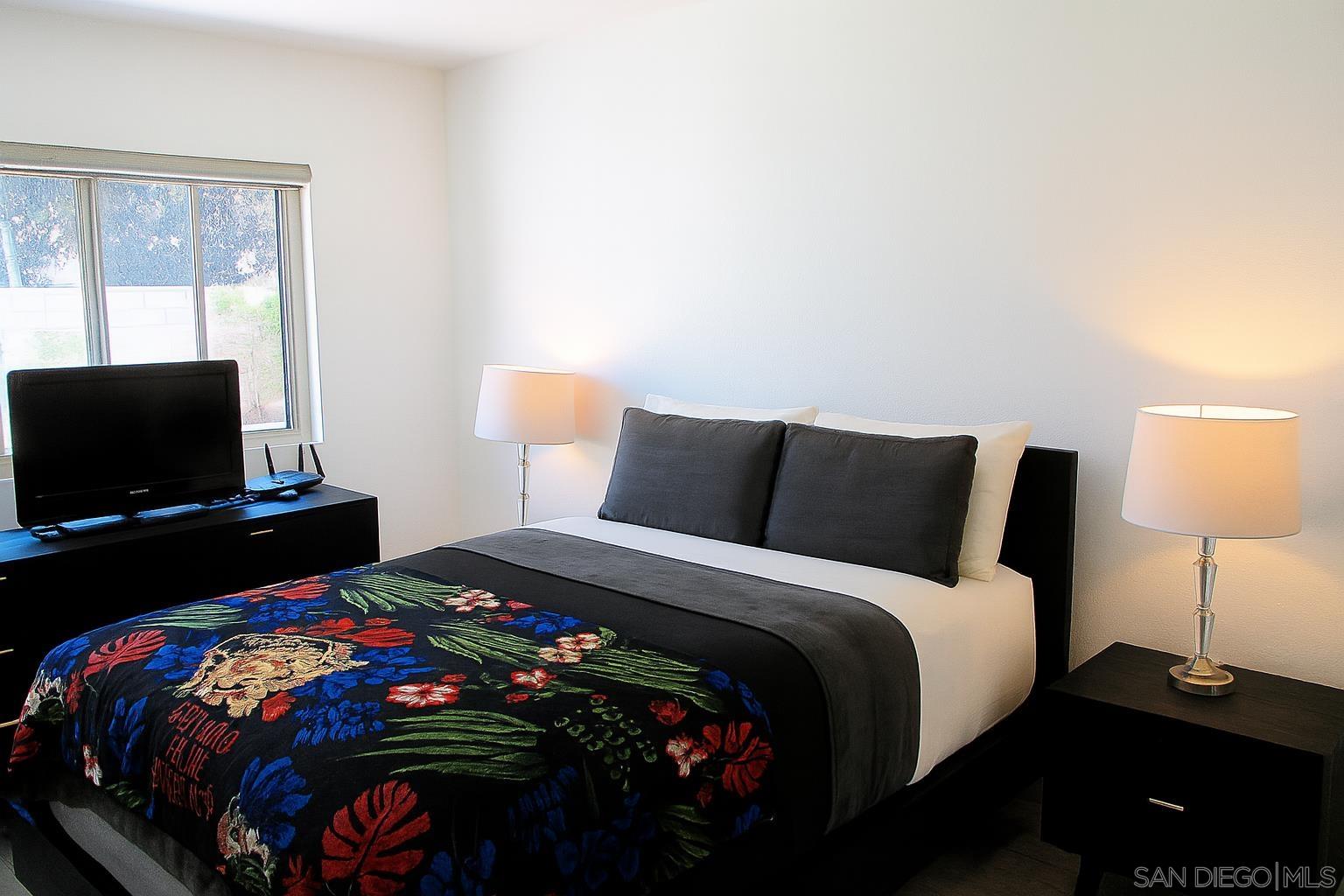 Detail Gallery Image 8 of 11 For 1535  Oakden Drive, San Diego,  CA 92154 - 3 Beds | 2 Baths