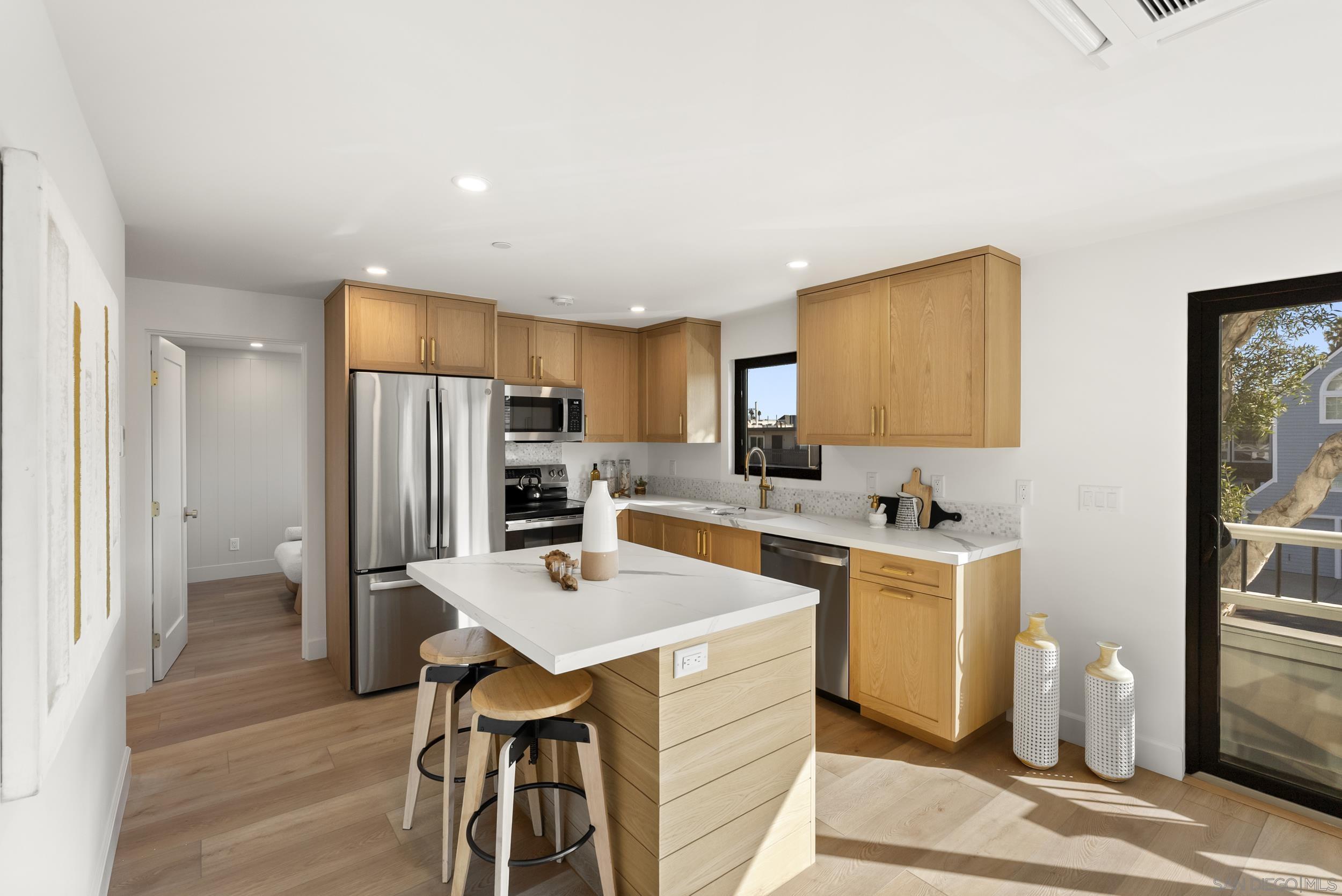 Detail Gallery Image 11 of 50 For 720  Nantasket Ct, San Diego,  CA 92109 - 4 Beds | 4 Baths