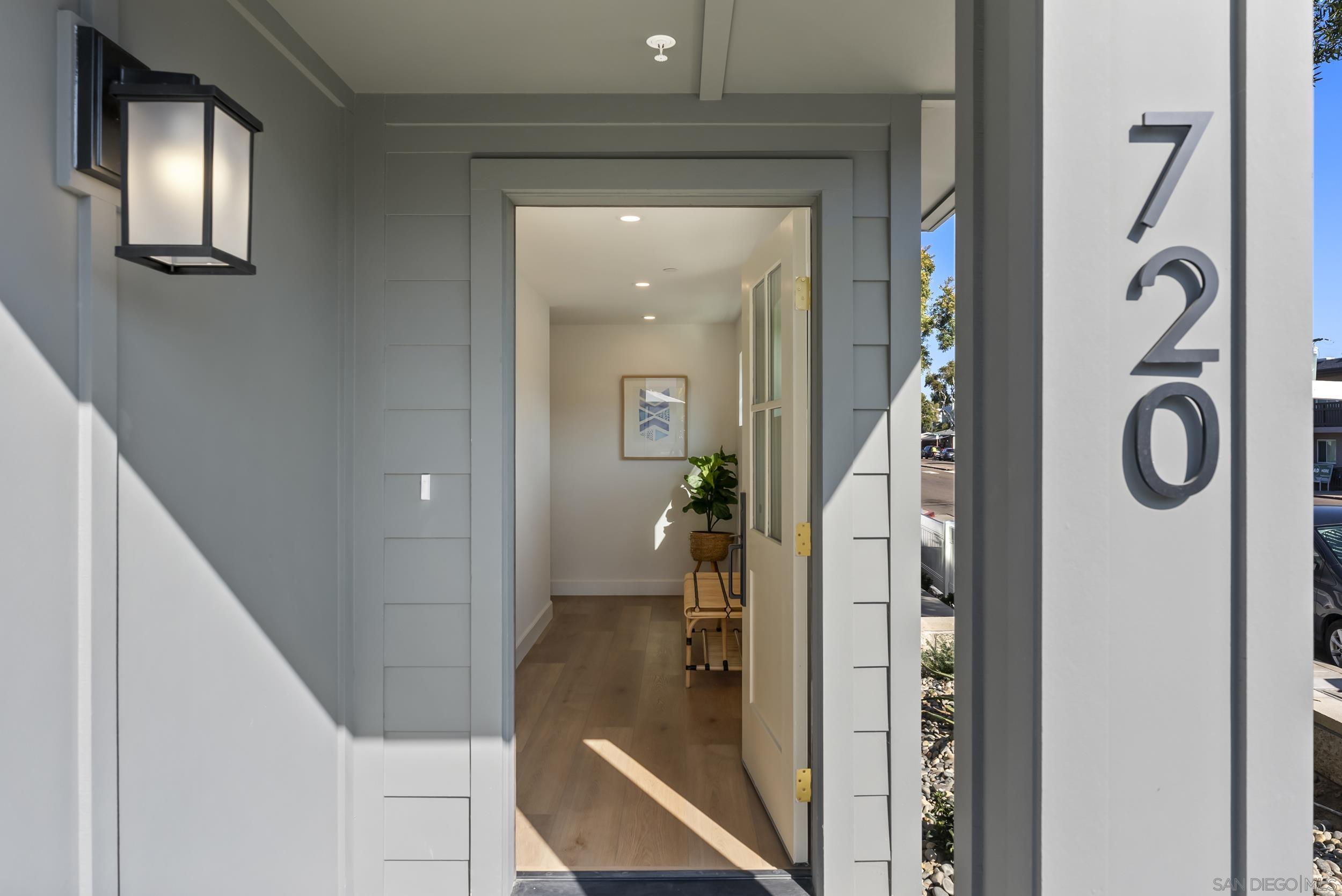 Detail Gallery Image 4 of 50 For 720  Nantasket Ct, San Diego,  CA 92109 - 4 Beds | 4 Baths