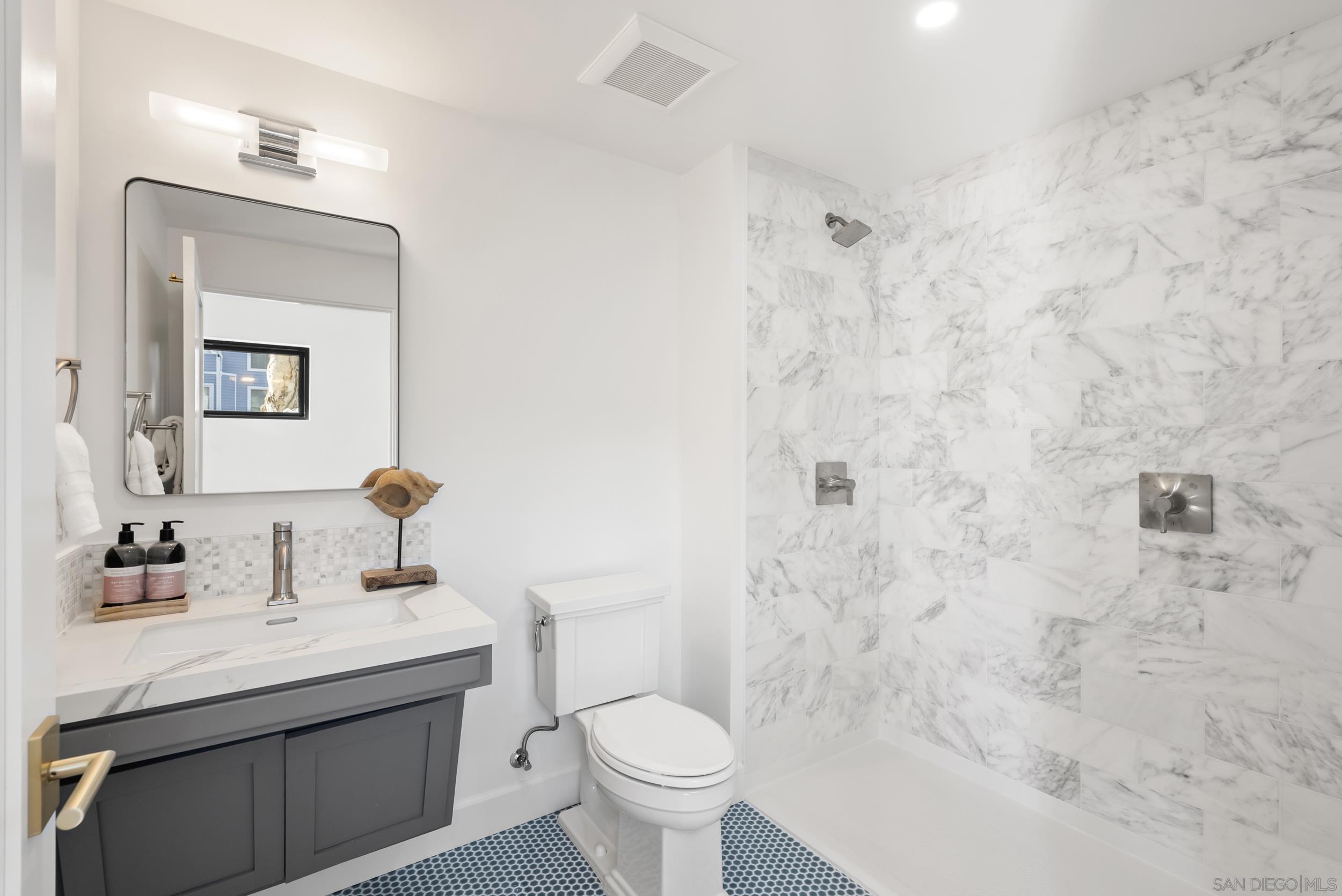 Detail Gallery Image 7 of 50 For 720  Nantasket Ct, San Diego,  CA 92109 - 4 Beds | 4 Baths