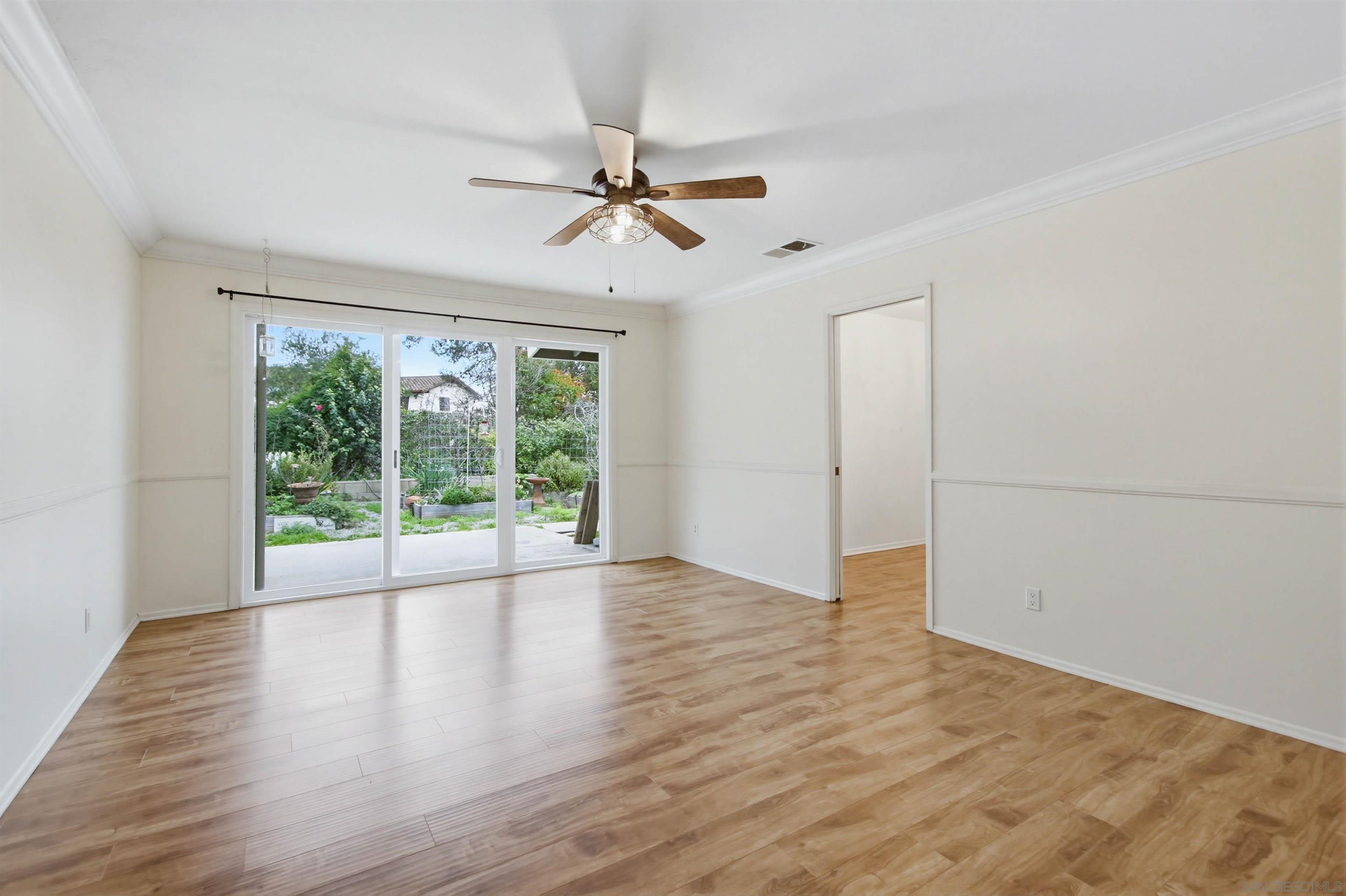 Detail Gallery Image 12 of 27 For 157  Spanish Spur, Fallbrook,  CA 92028 - 3 Beds | 3 Baths