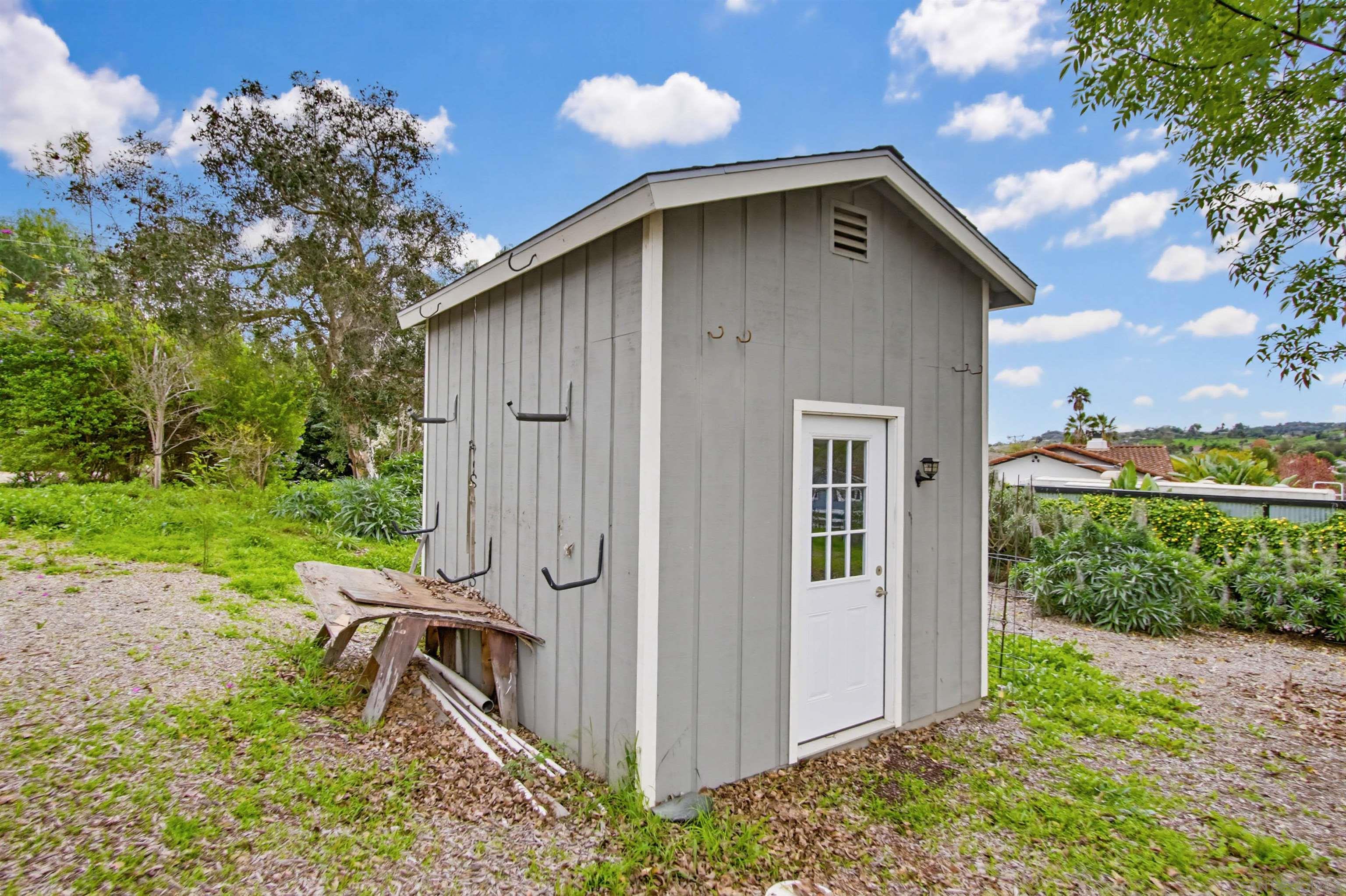 Detail Gallery Image 20 of 27 For 157  Spanish Spur, Fallbrook,  CA 92028 - 3 Beds | 3 Baths