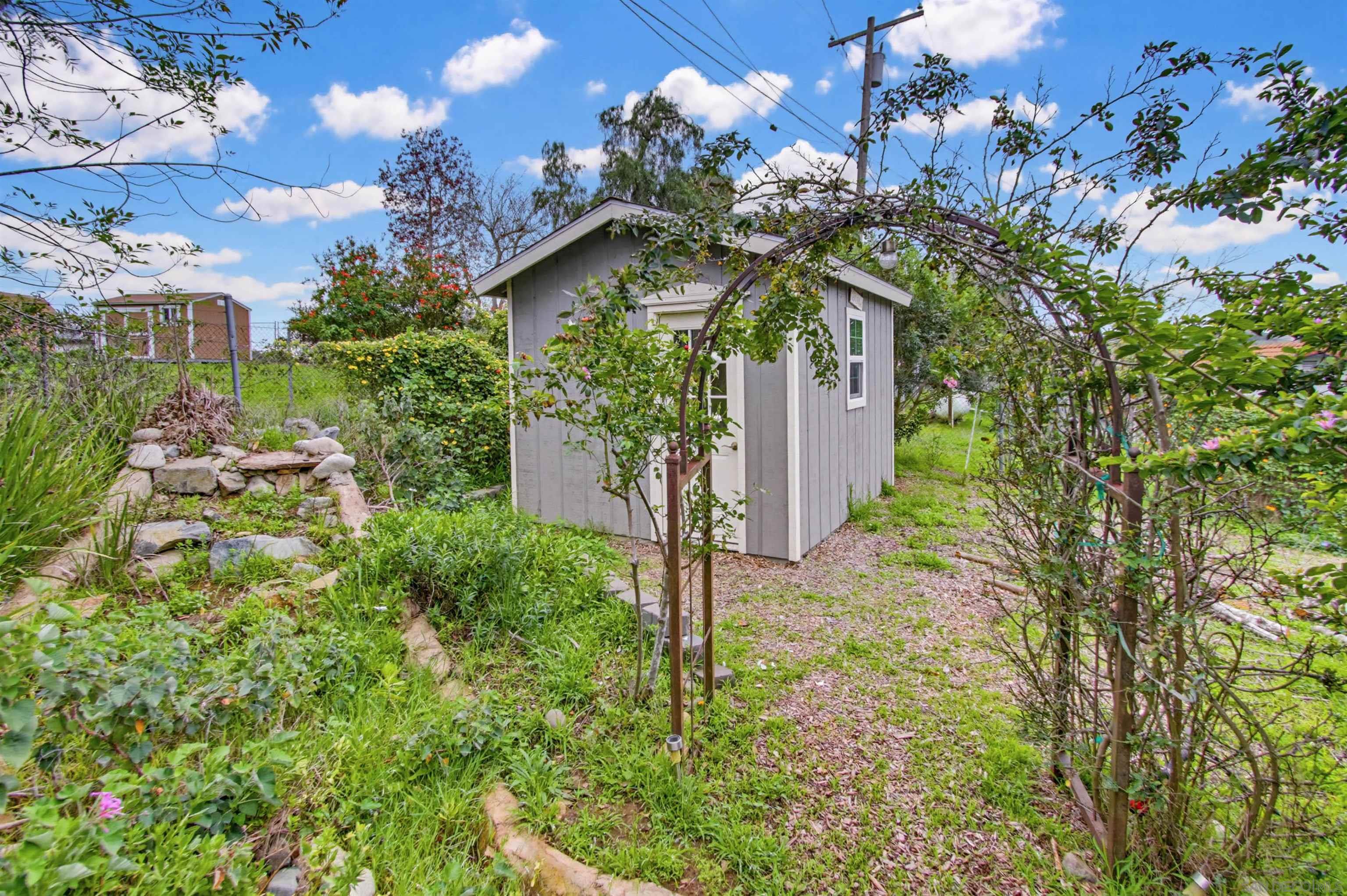Detail Gallery Image 23 of 27 For 157  Spanish Spur, Fallbrook,  CA 92028 - 3 Beds | 3 Baths