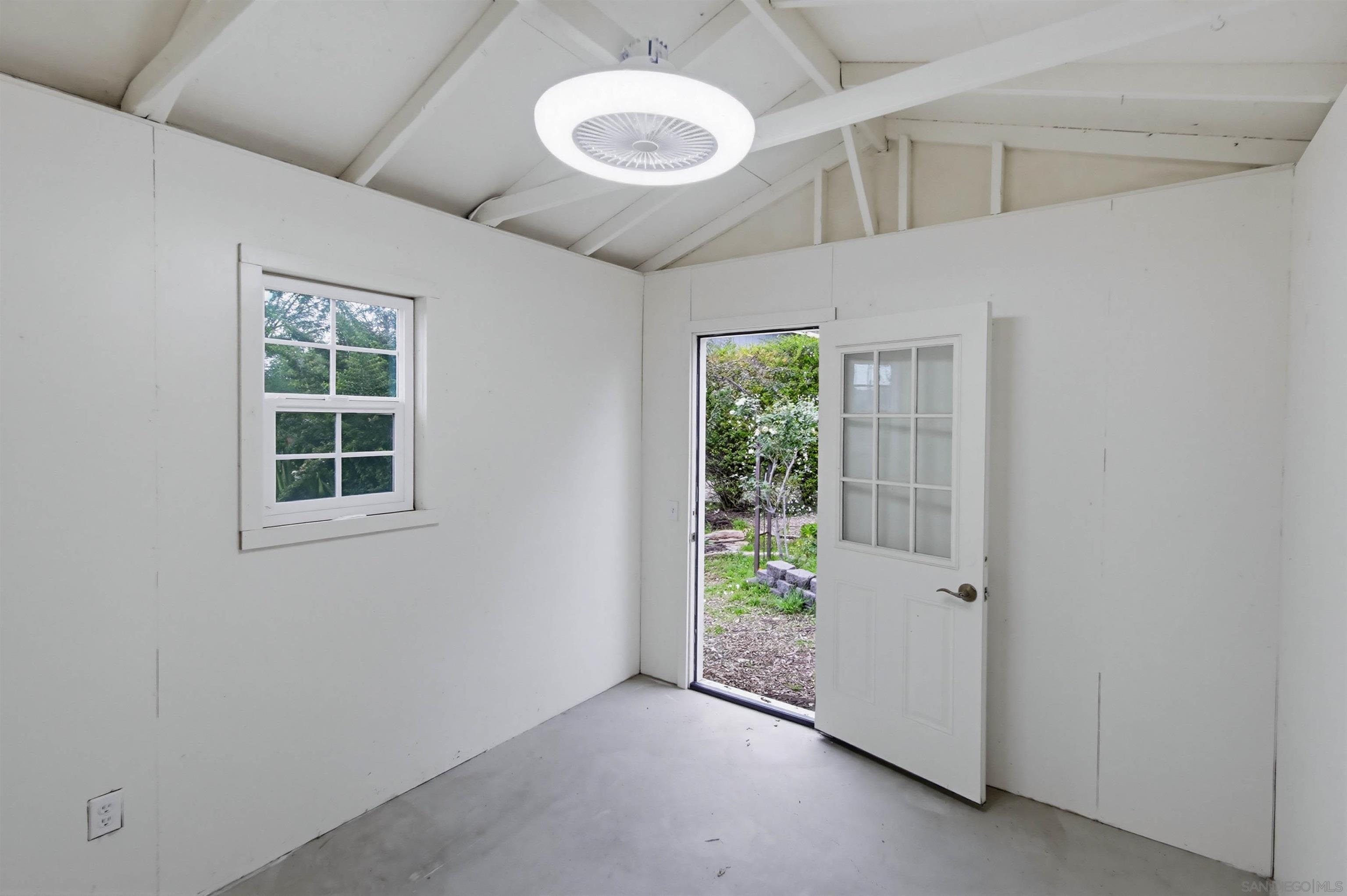 Detail Gallery Image 24 of 27 For 157  Spanish Spur, Fallbrook,  CA 92028 - 3 Beds | 3 Baths