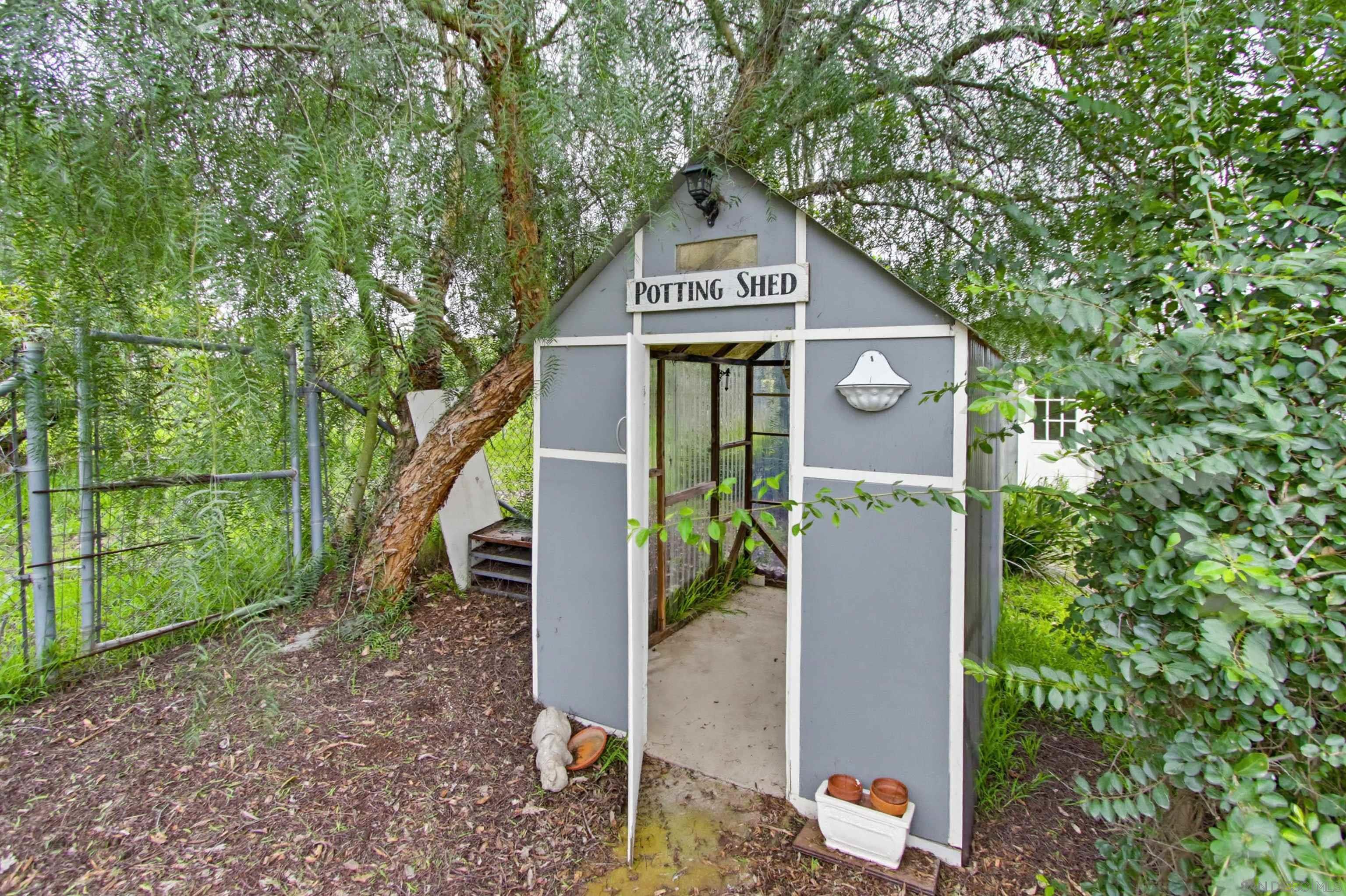 Detail Gallery Image 25 of 27 For 157  Spanish Spur, Fallbrook,  CA 92028 - 3 Beds | 3 Baths