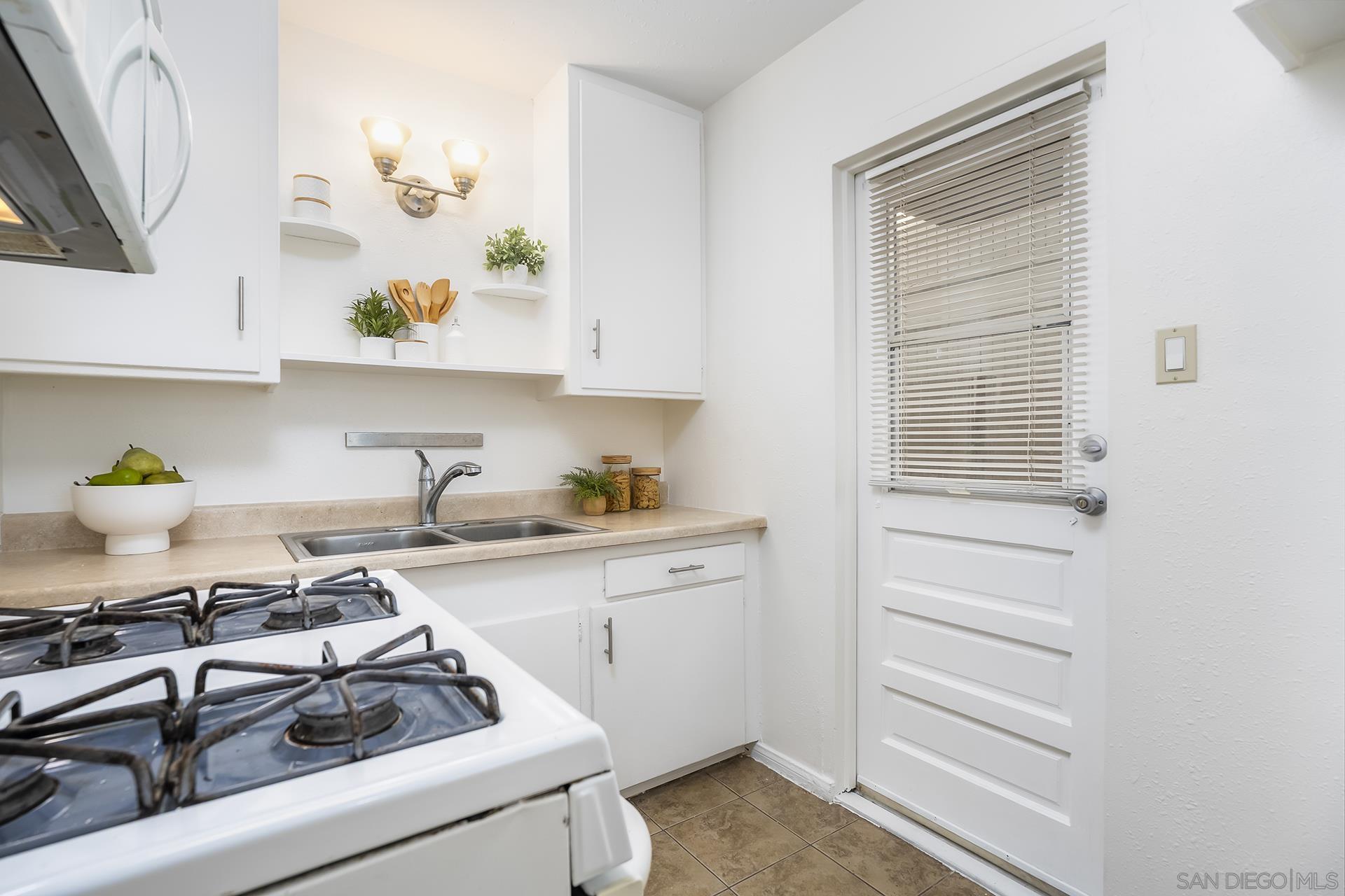 Detail Gallery Image 12 of 47 For 4225-4227  Whittier St, San Diego,  CA 92107 - – Beds | – Baths