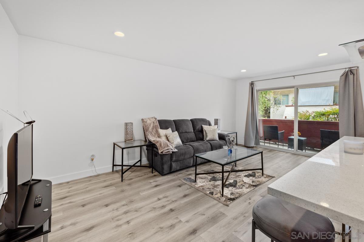 Detail Gallery Image 7 of 23 For 8671  Lake Murray Blvd  #4,  San Diego,  CA 92119 - 1 Beds | 1 Baths