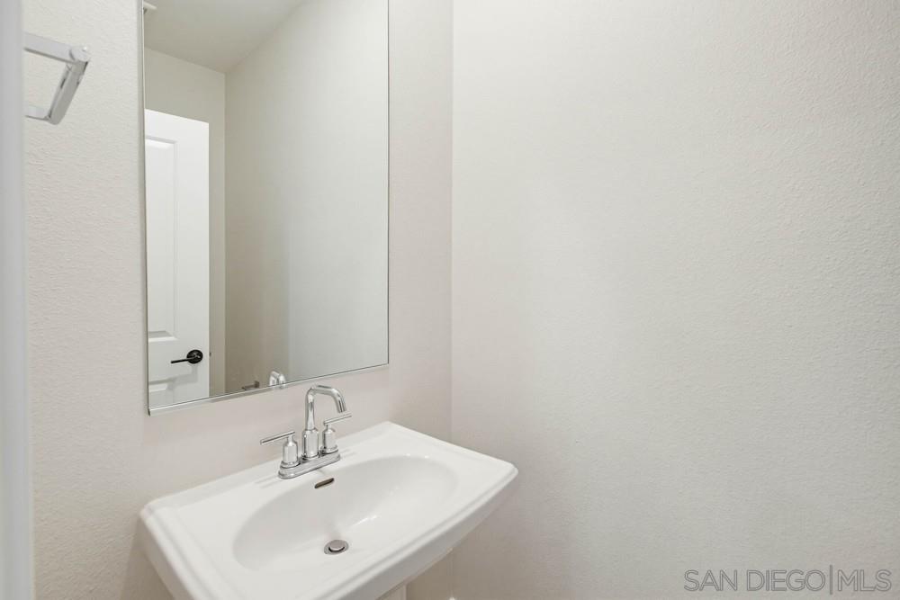Detail Gallery Image 11 of 30 For 1206  Sunrise View  102, San Marcos,  CA 92078 - 3 Beds | 2/1 Baths
