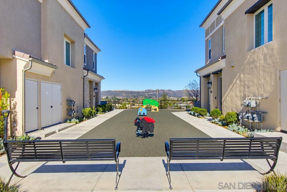 Detail Gallery Image 29 of 30 For 1206  Sunrise View  102, San Marcos,  CA 92078 - 3 Beds | 2/1 Baths