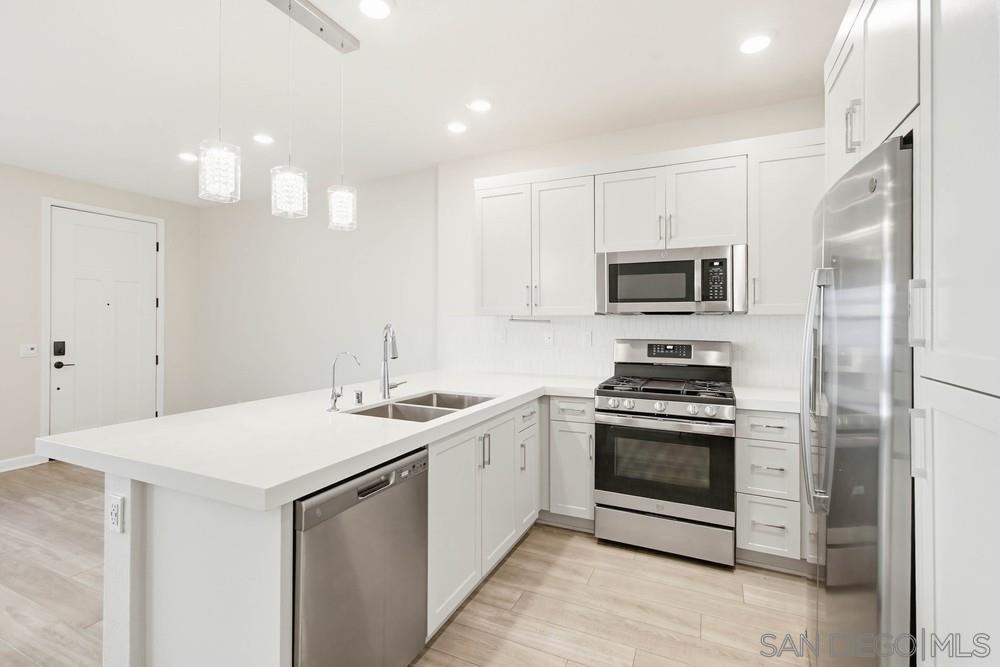 Detail Gallery Image 10 of 30 For 1206  Sunrise View  102, San Marcos,  CA 92078 - 3 Beds | 2/1 Baths