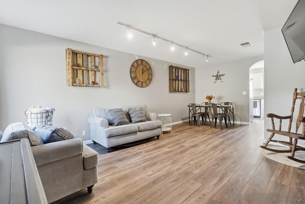 Detail Gallery Image 2 of 35 For 2616  Alpine Blvd  #28,  Alpine,  CA 91901 - 2 Beds | 1/1 Baths