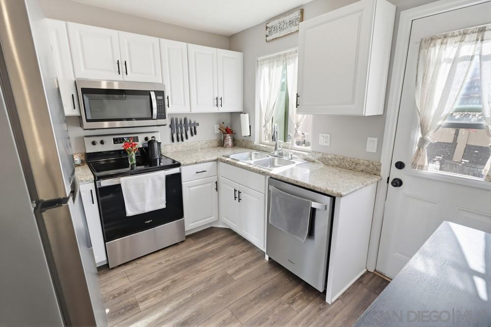 Detail Gallery Image 9 of 34 For 2616  Alpine Blvd  #28,  Alpine,  CA 91901 - 2 Beds | 1/1 Baths