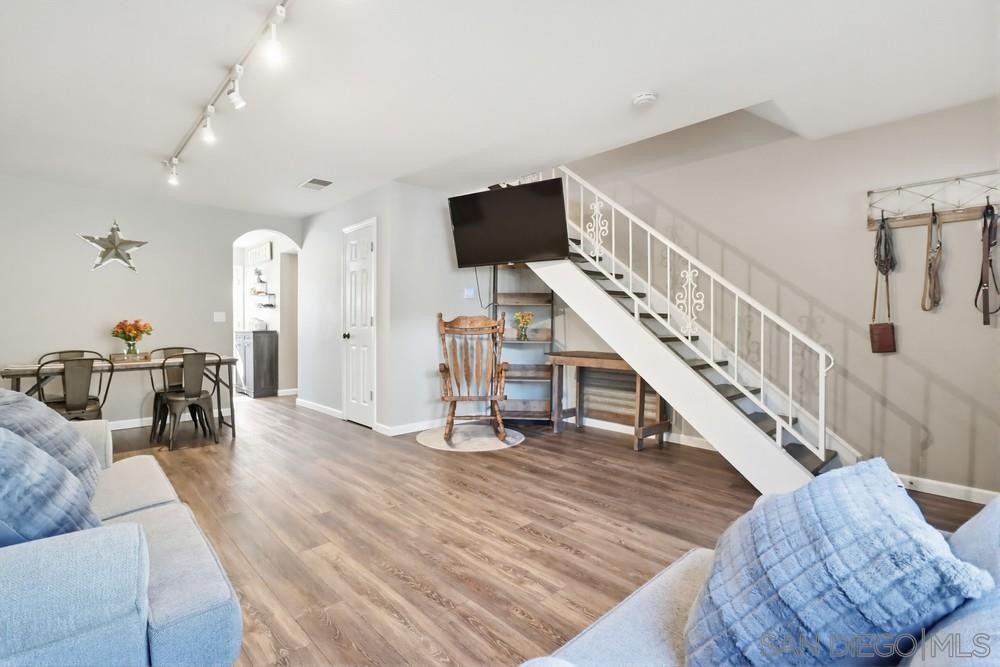 Detail Gallery Image 5 of 34 For 2616  Alpine Blvd  #28,  Alpine,  CA 91901 - 2 Beds | 1/1 Baths